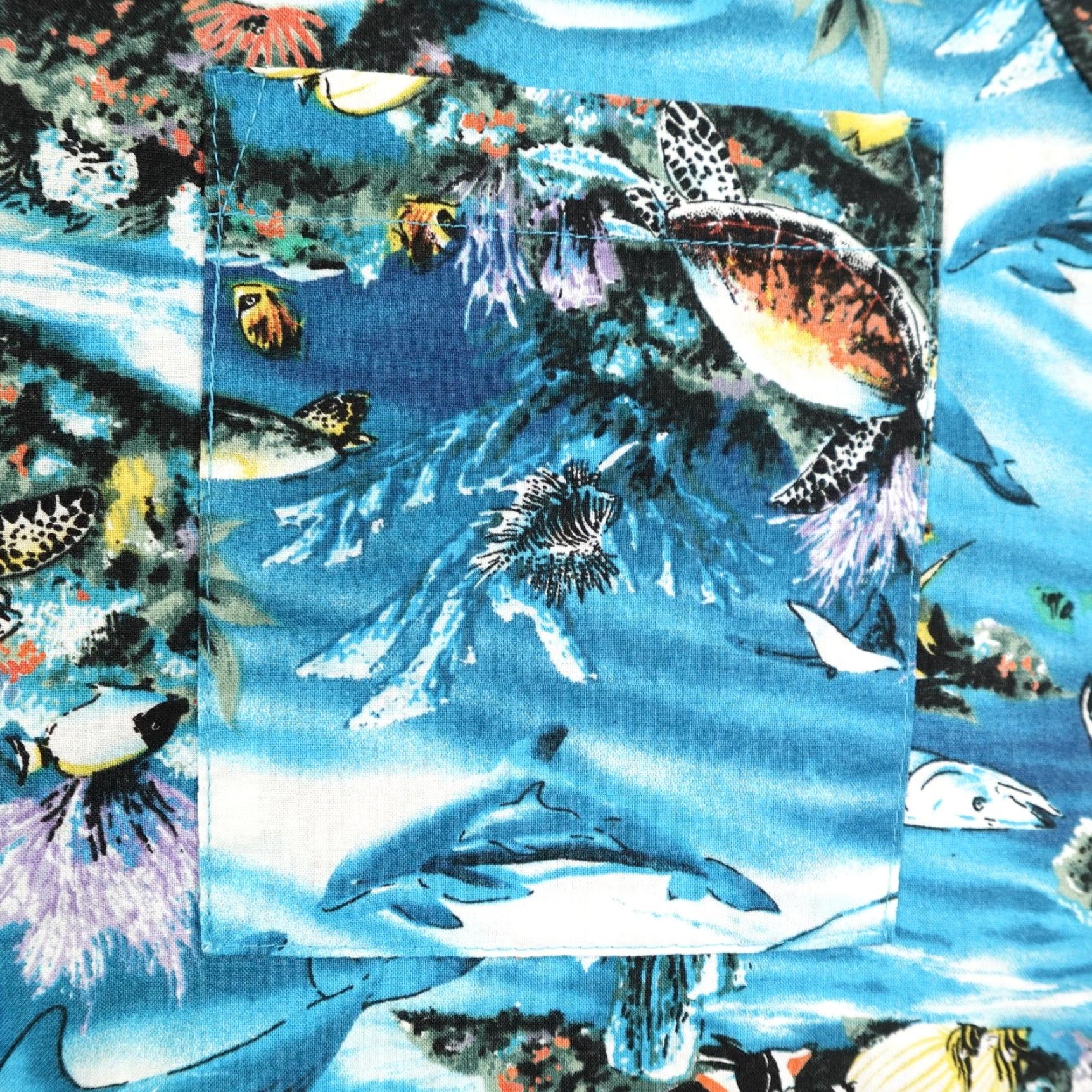 Vintage VINTAGE Dem Crazy Shirt Mens Medium Blue Hawaiian Ocean Sea Life Aloha Camp Fish Graphic Print Button-Up Short Sleeve Size US M / EU 48-50 / 2 - 3 Thumbnail