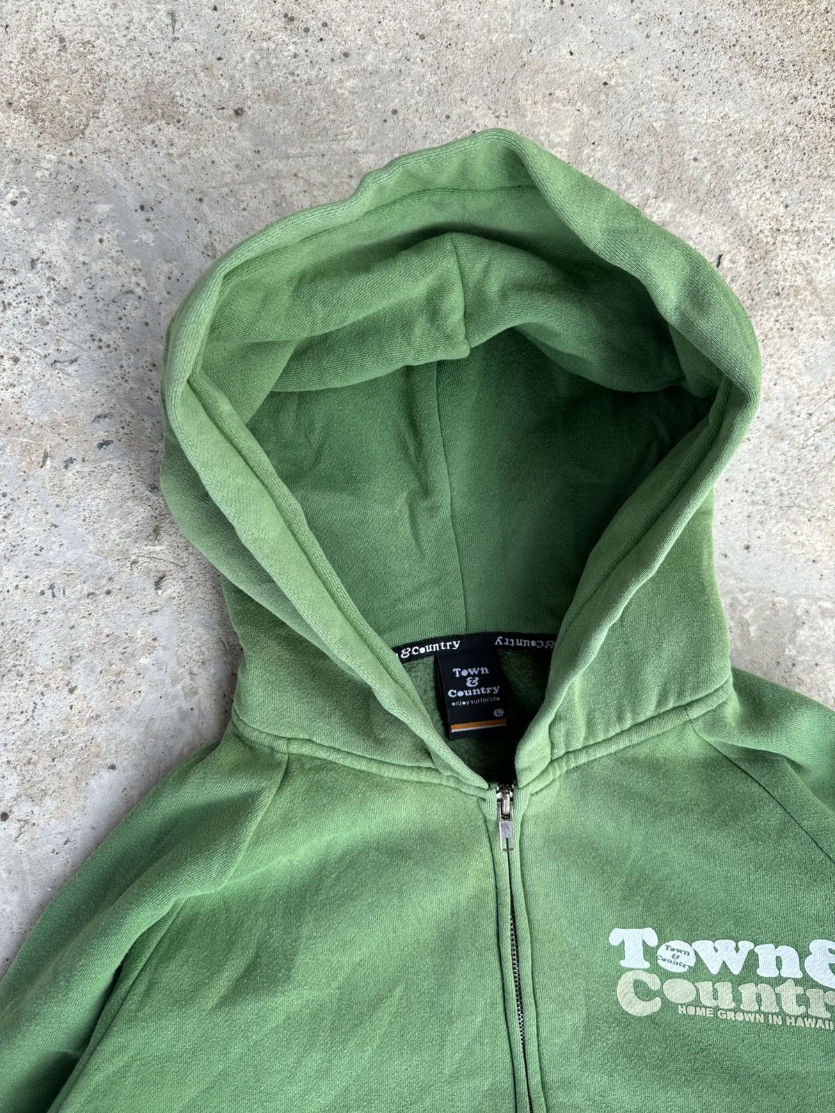Vintage Vintage 2000's T&C Surf Faded Hoodies Size US L / EU 52-54 / 3 - 5 Thumbnail