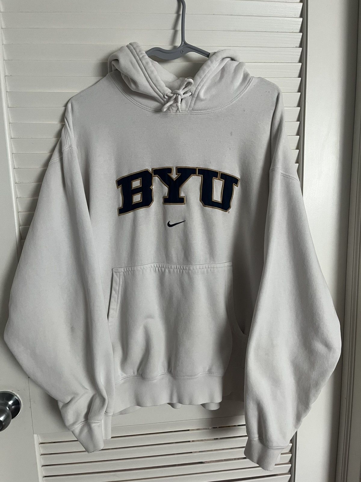NWT Y2K Nike Spell Out Center Swoosh Silver Bar Tag Crewneck