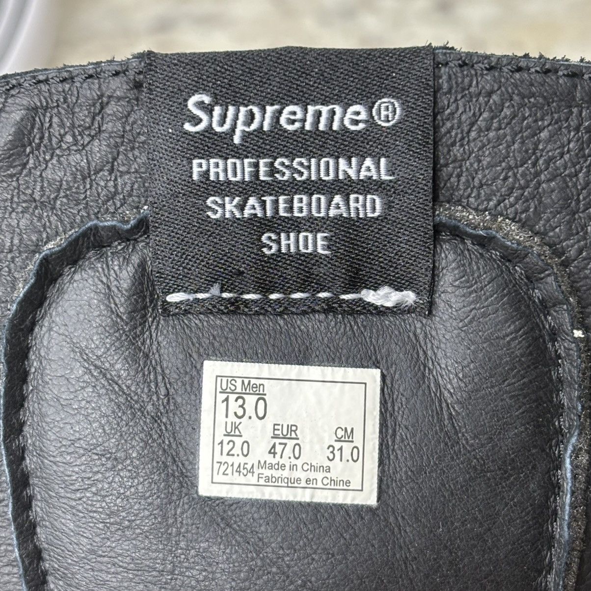 Supreme × Vans Size 13-Vans Sk8-Mid Supreme Croc Corduroy Mustard (2018) Size US 13 / EU 46 - 9 Thumbnail