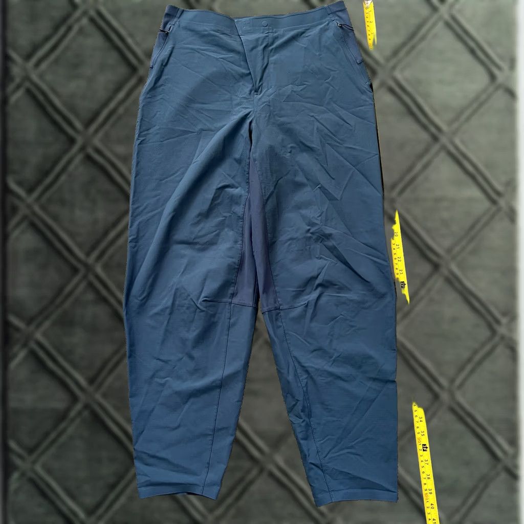 Lululemon lululemon Lab Kosaten Pant 30" Size 8 Ink Blue 28" Inseam Modern Size 30" / US 8 / IT 44 - 1 Thumbnail