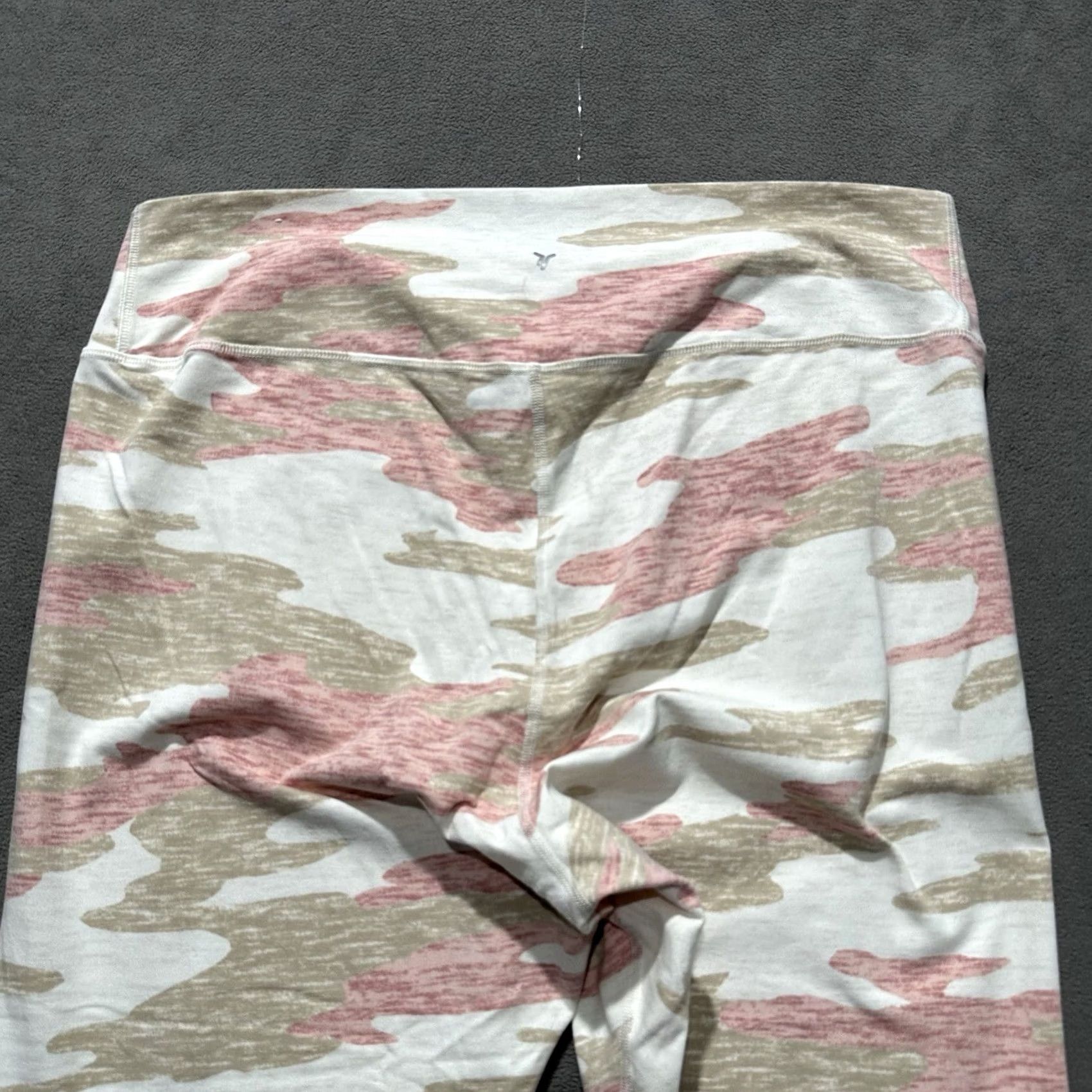 Old Navy Old Navy Active Pants Womens 2XL Pink Camouflage Go-Dry EUC Leggings Size 40" / US 18 - 4 Thumbnail