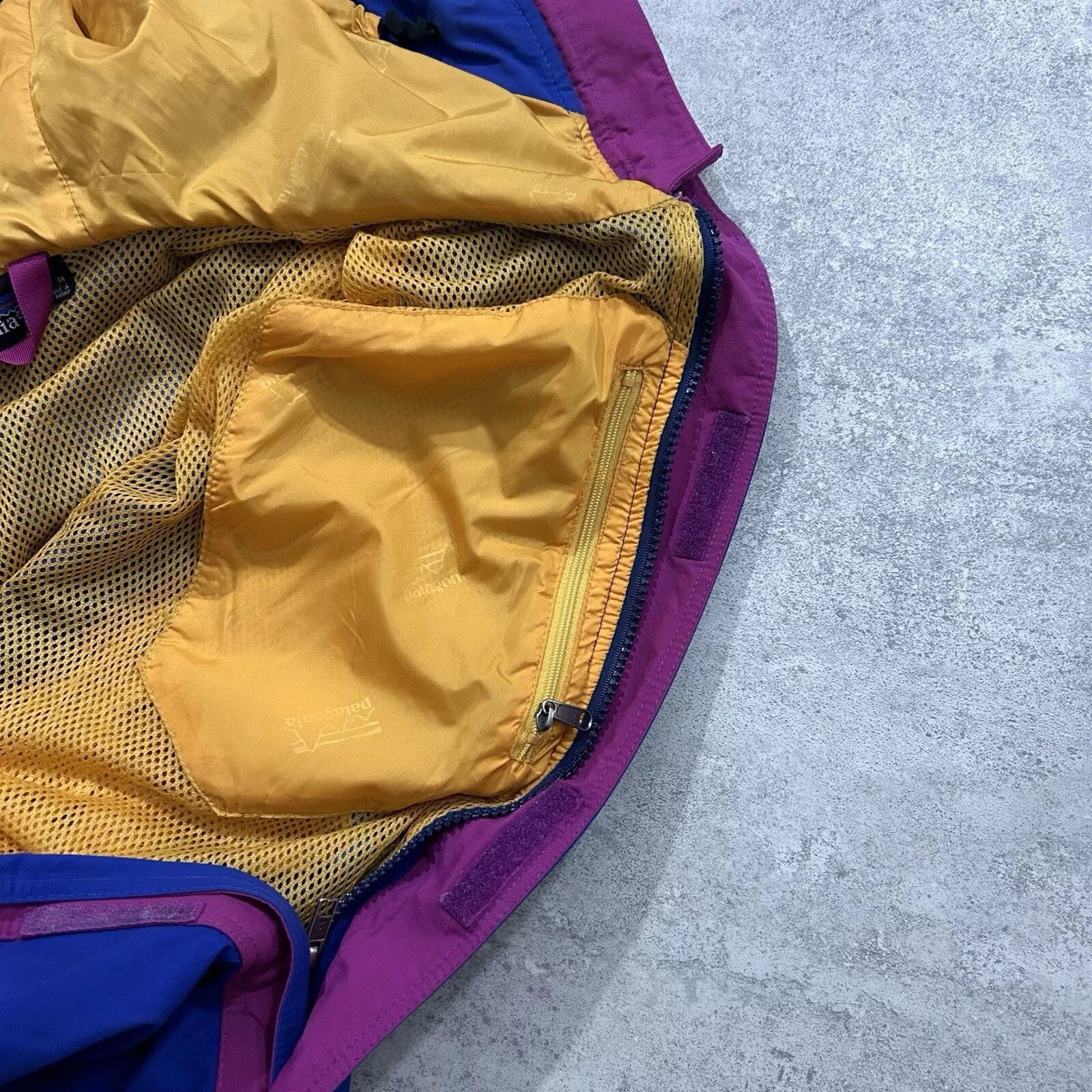 Patagonia × Vintage PATAGONIA STORM JACKET MOUNTAIN PARKA BLUE PINK SIZE M Size US M / EU 48-50 / 2 - 7 Thumbnail