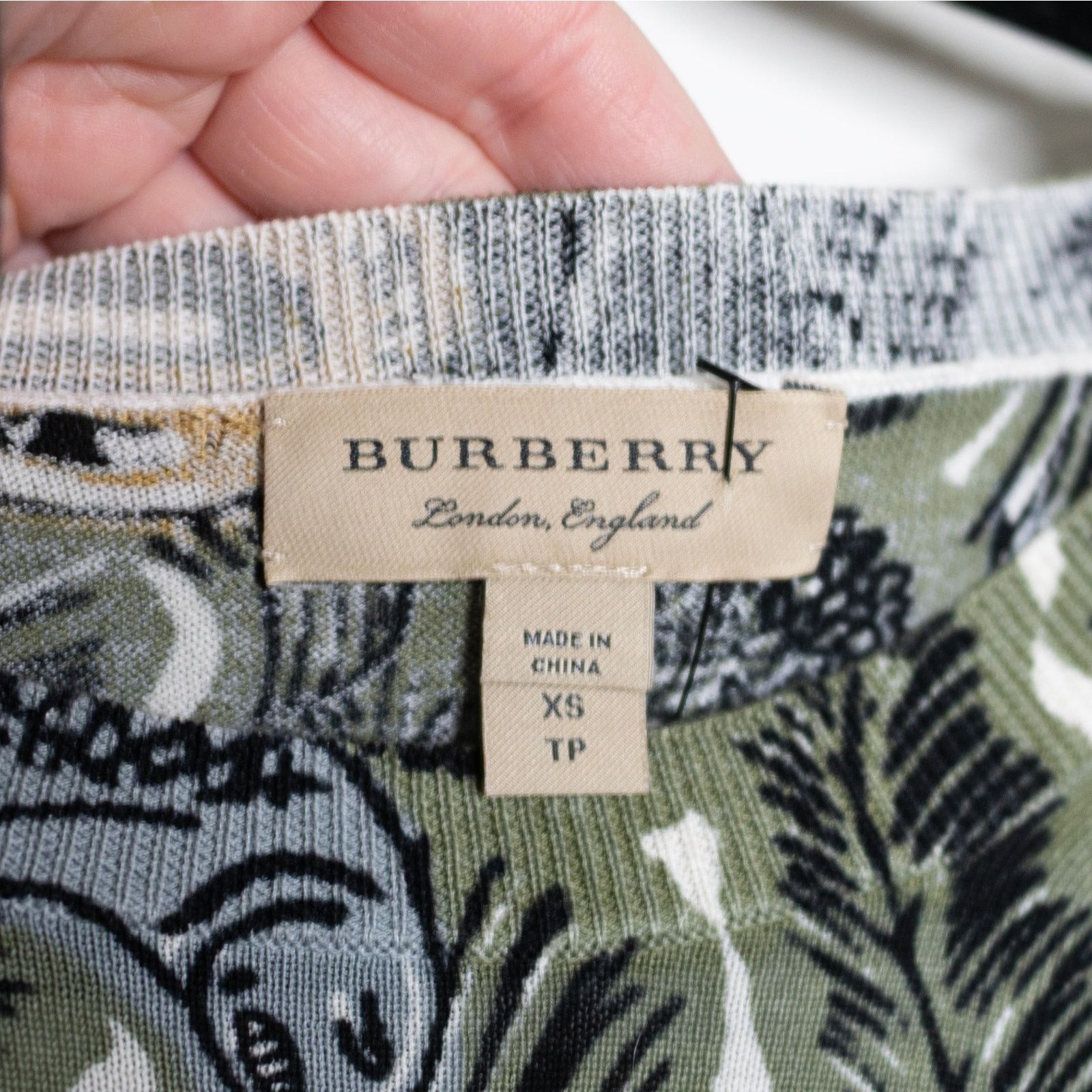 Burberry Burberry Beasts Sweater 2017 Collection Size XS / US 0-2 / IT 36-38 - 5 Thumbnail