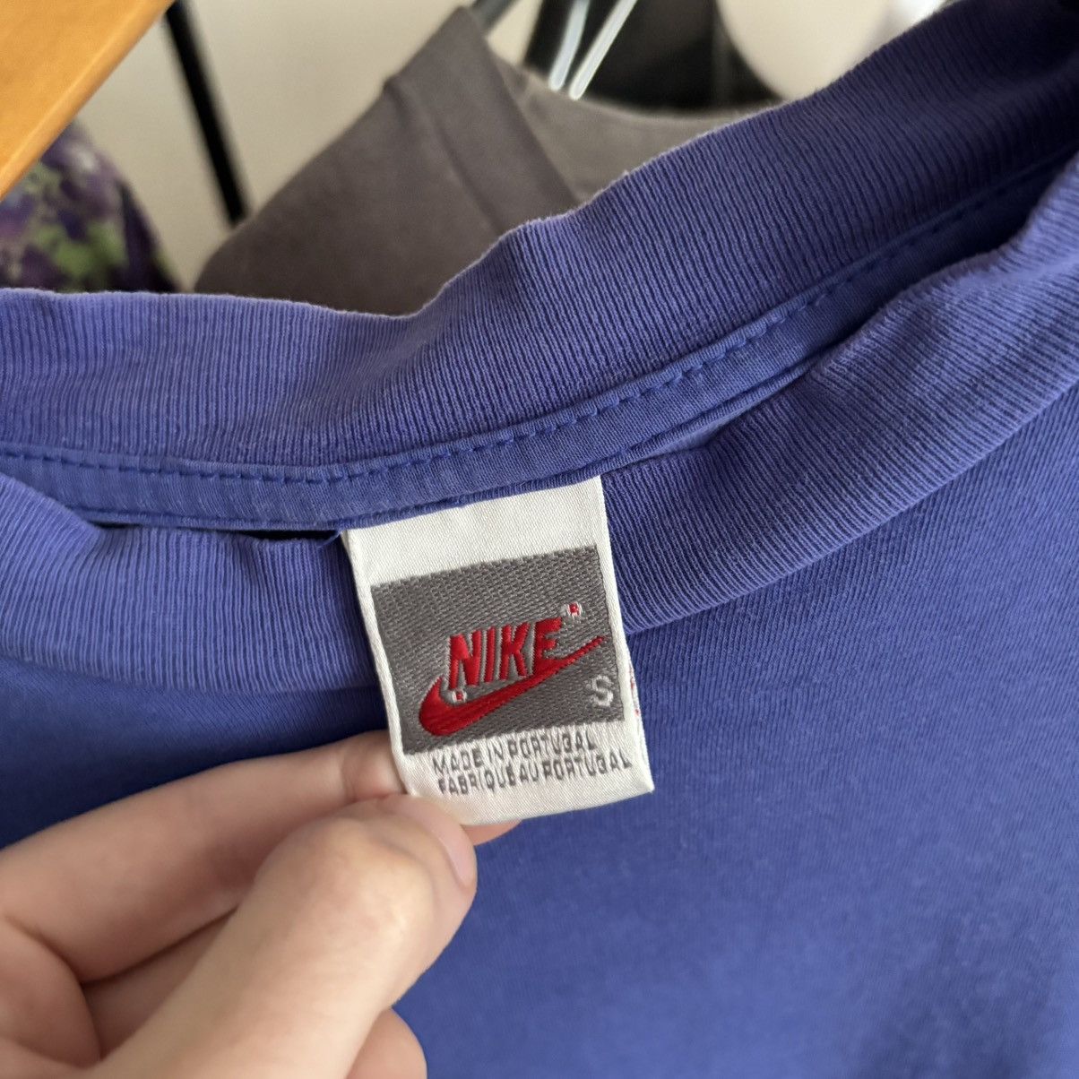 Nike Vintage 90’s Purple Nike Swoosh T-Shirt Made in Portugal Size US S / EU 44-46 / 1 - 4 Thumbnail