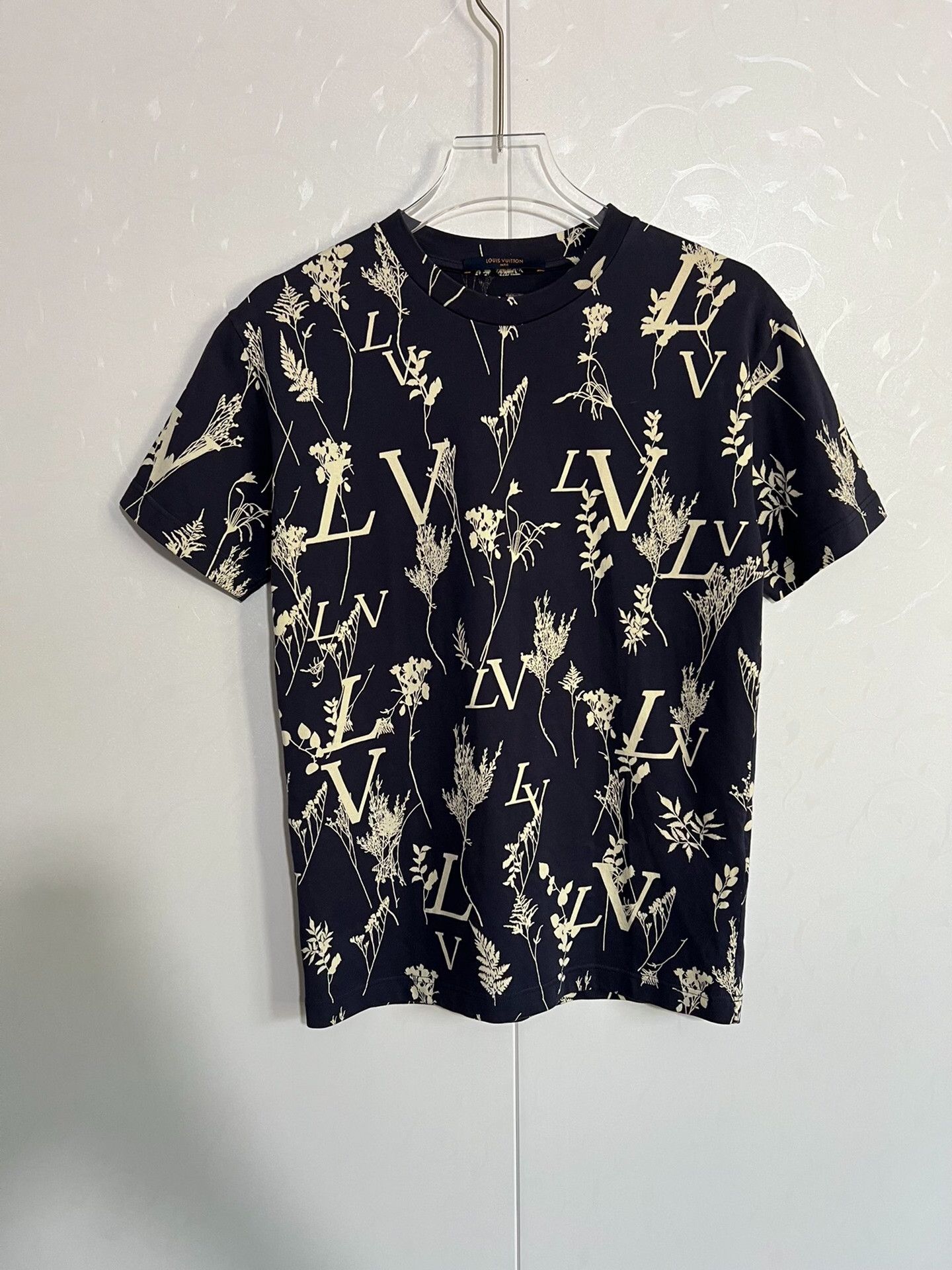 Louis Vuitton Louis Vuitton Retro T-Shirt XS Women Size XS / US 0-2 / IT 36-38 - 1 Thumbnail