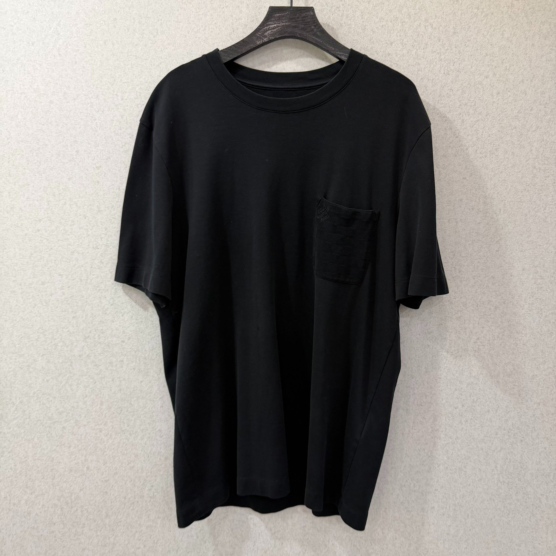 Louis Vuitton Louis Vuitton Retro Black T-Shirt l Men Size US L / EU 52-54 / 3 - 1 Thumbnail