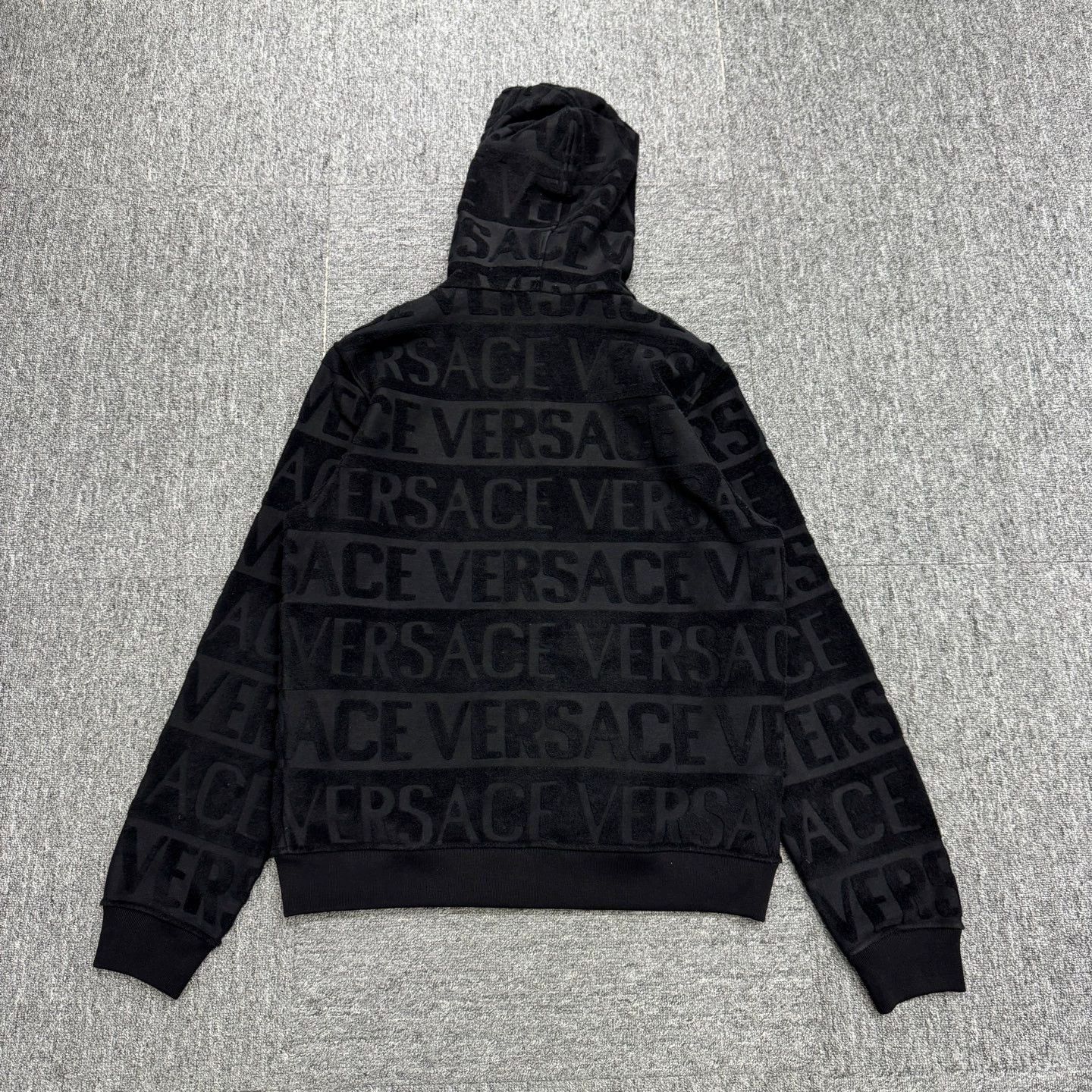 Versace Verscae Logo All Over Print Hoodie L Size US L / EU 52-54 / 3 - 5 Thumbnail