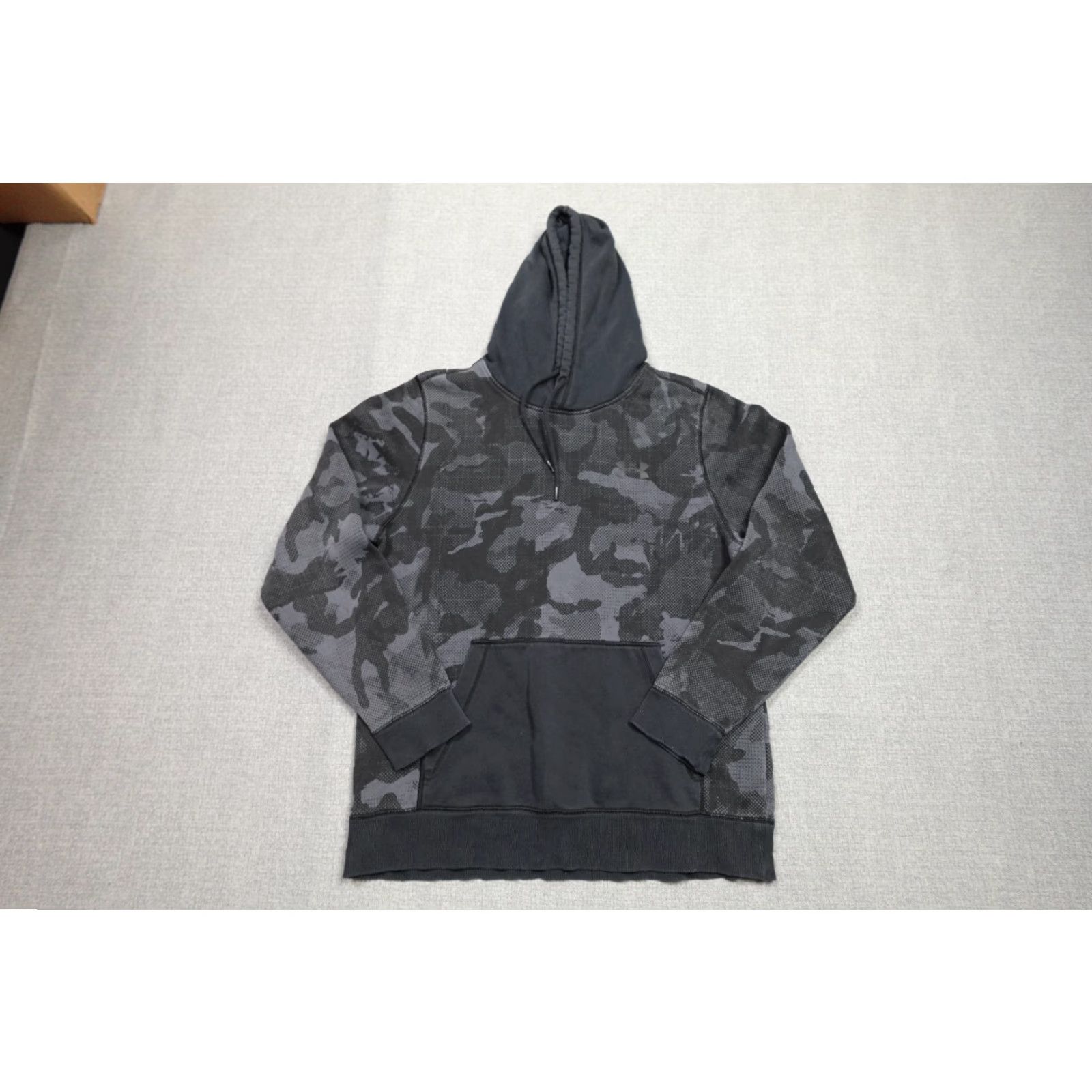 Under Armour Under Armour Hoodie Mens Medium Black Camouflage Sweatshirt Fleece Logo Pullover Hooded Size US M / EU 48-50 / 2 - 2 Thumbnail