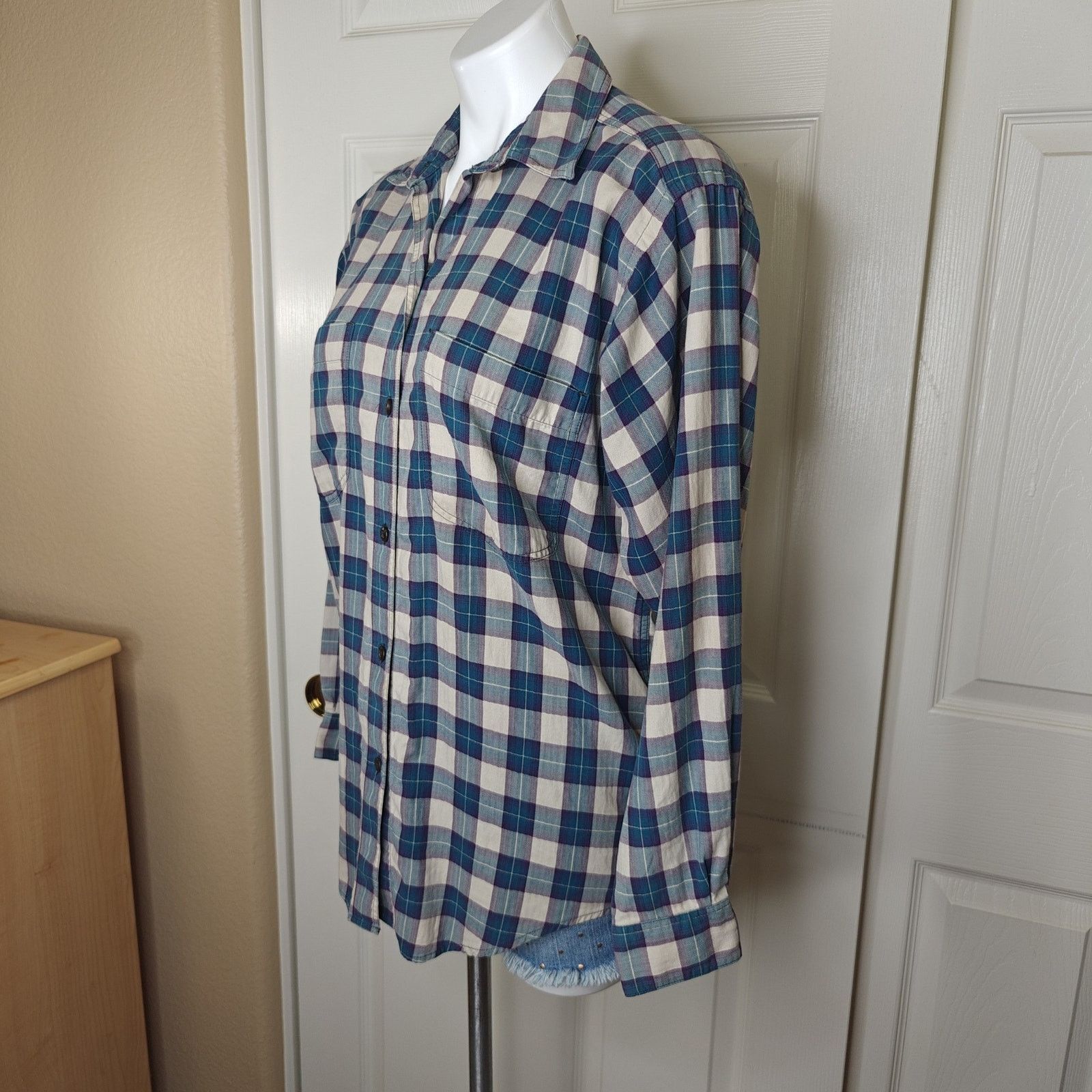 Patagonia W's Patagonia 100% cotton plaid button down shirt sz S Size S / US 4 / IT 40 - 3 Thumbnail