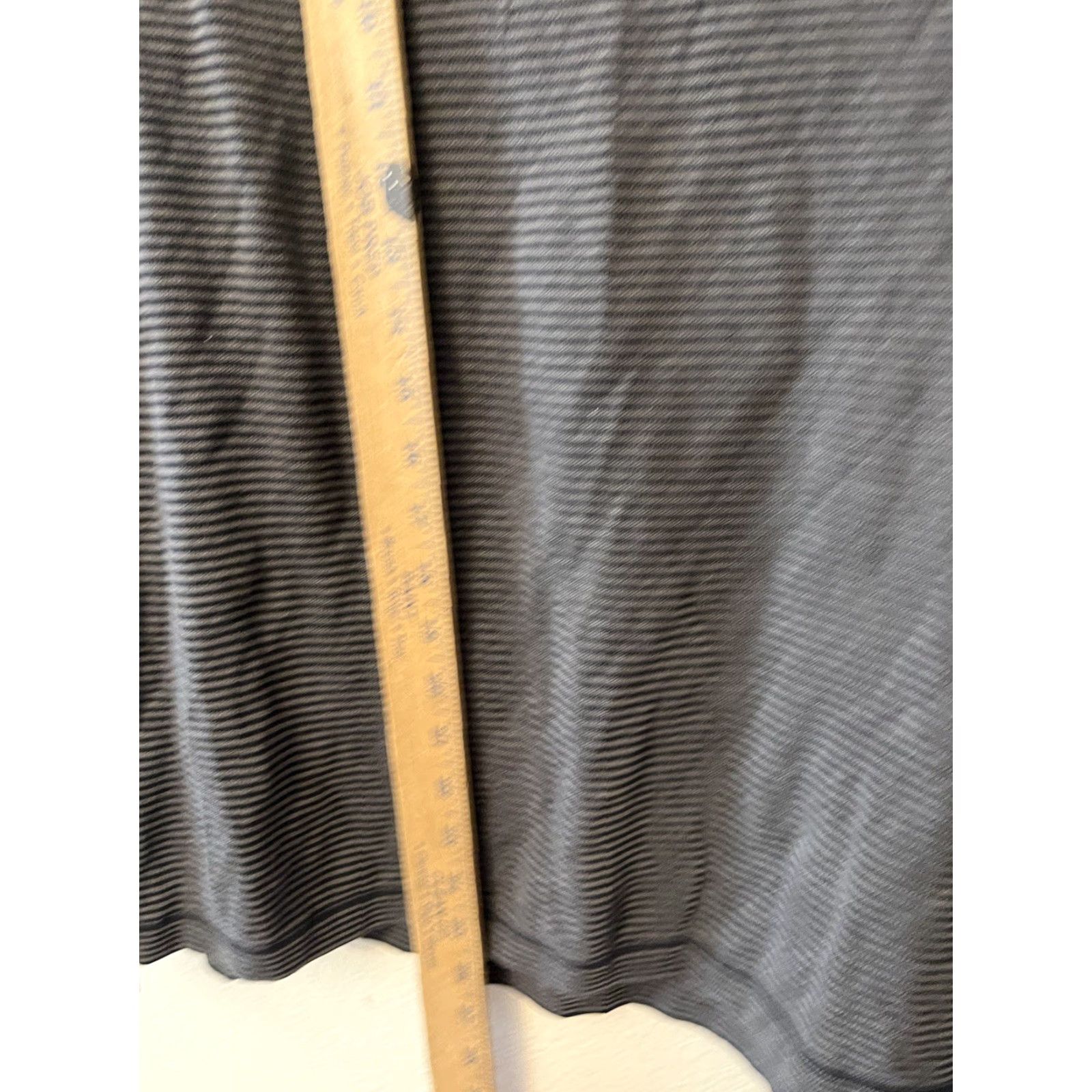 DKNY DKNY Jeans Gray Striped Graphic NYC Themed V Neck Cotton Sweater - M Men Casual Knit Pullover Crew Neck All Seasons Fall Winter Spring Size US M / EU 48-50 / 2 - 4 Thumbnail