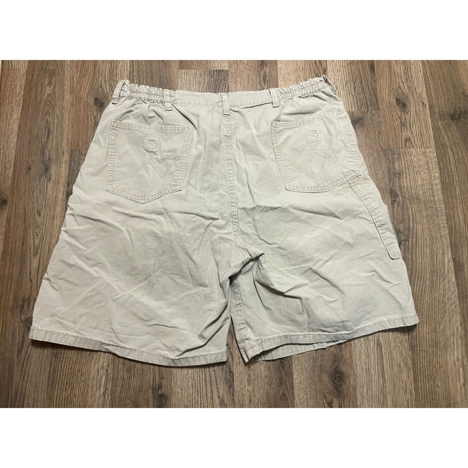 Wrangler Wrangler Shorts Men's 36 Khaki Casual Shorts Flat Front Chino Beige Beige 8 in Inseam Regular Fit Size 36 Summer Fall Spring Vintage: No Mens Size US 36 / EU 52 - 2 Thumbnail
