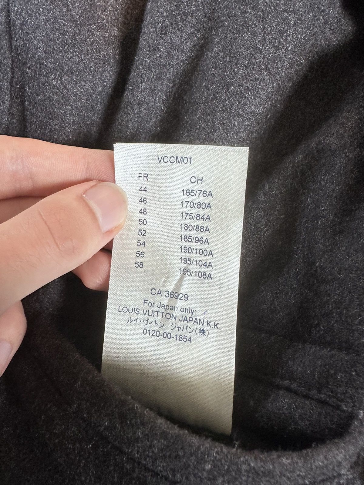 Louis Vuitton louis vuitton reversible monogram rain blouson jacket black Size US S / EU 44-46 / 1 - 13 Thumbnail