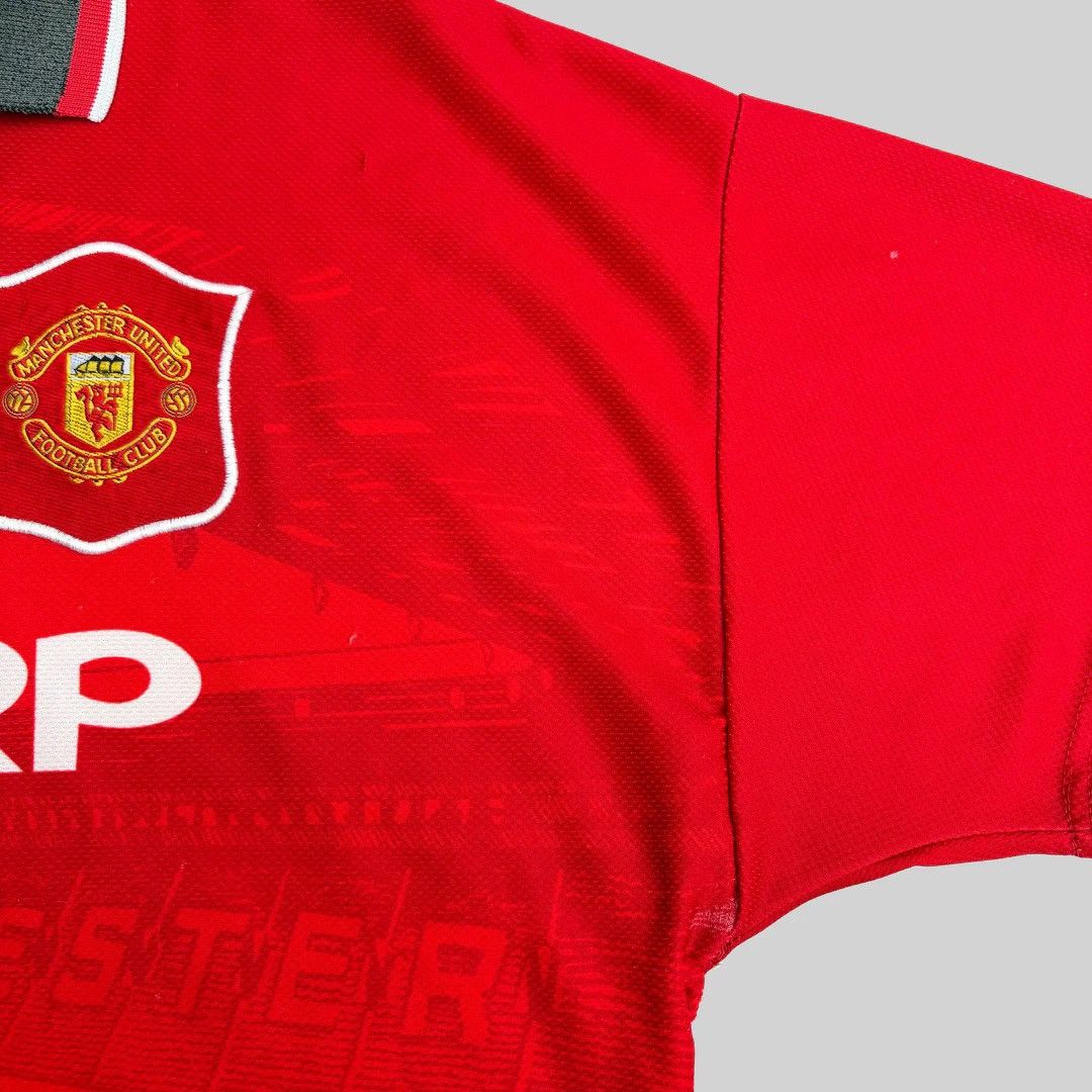 Umbro Manchester United Umbro 1994 96 90s Vintage Beckham 7 Jersey Size US L / EU 52-54 / 3 - 6 Thumbnail