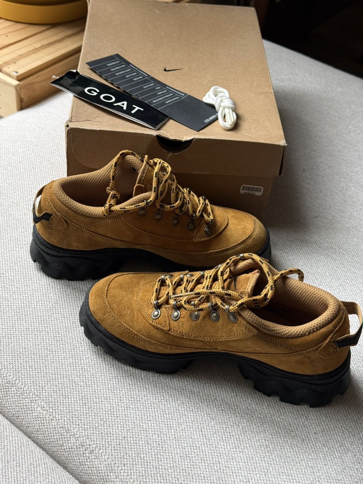 Nike Nike Womens Lahar Low Wheat Size US 6 / IT 36 - 4 Thumbnail