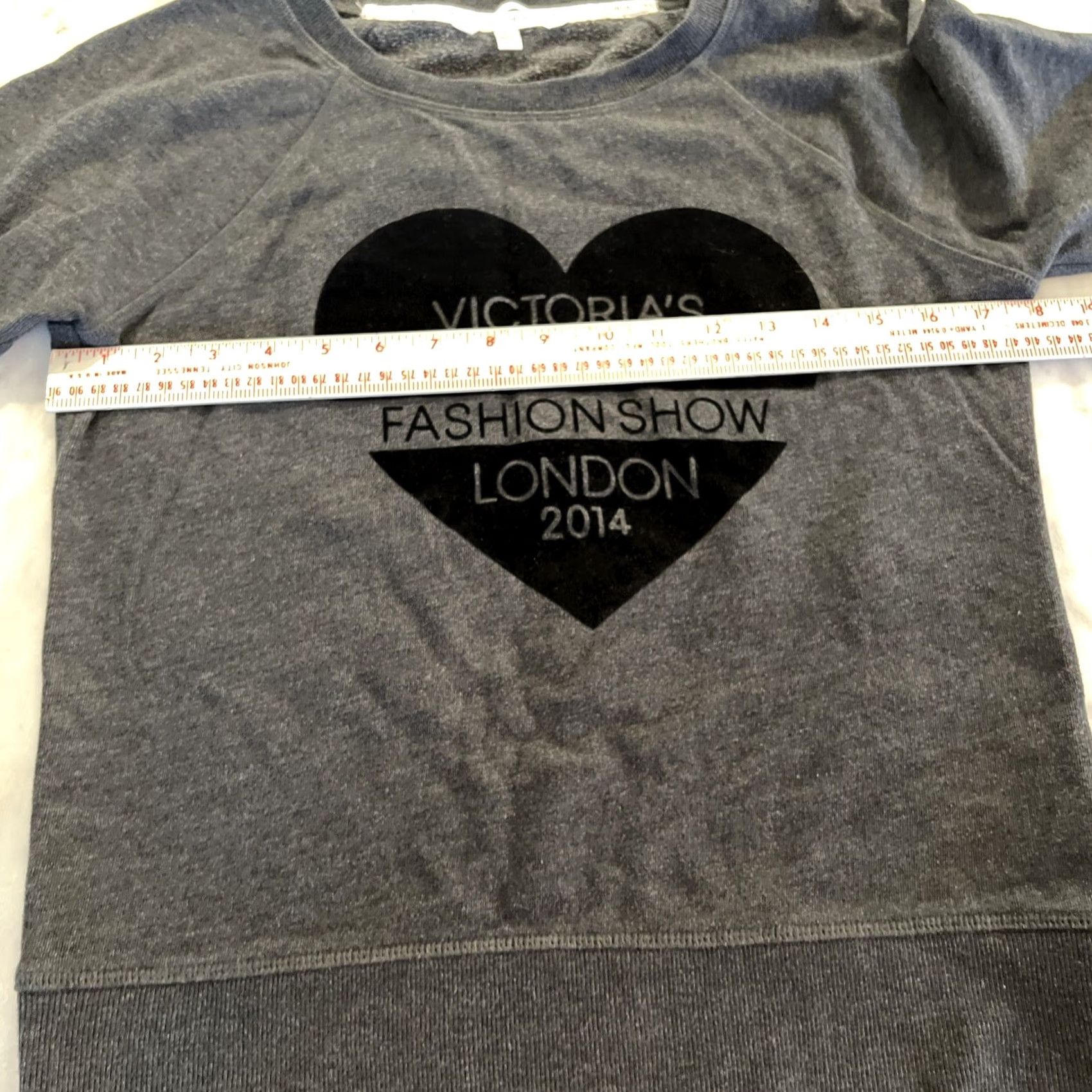 Victoria's Secret VICTORIA'S SECRET Sweatshirt Women S/P Fashion Show London 2014 Heart Grey S Regular Mens Womens Boys Girls Size S / US 4 / IT 40 - 6 Thumbnail