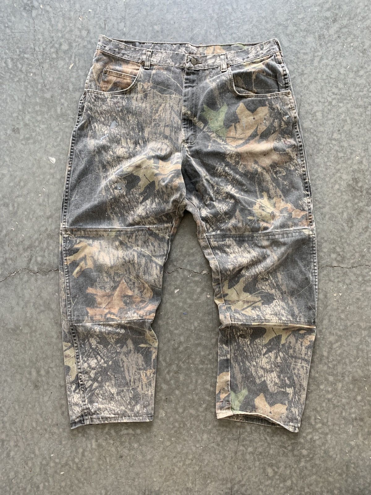 Image of Mossy Oaks x Vintage Crazy Vintage 90's Mossy Oak Double Knee Jeans Baggy Painter in Camo (Size 38)