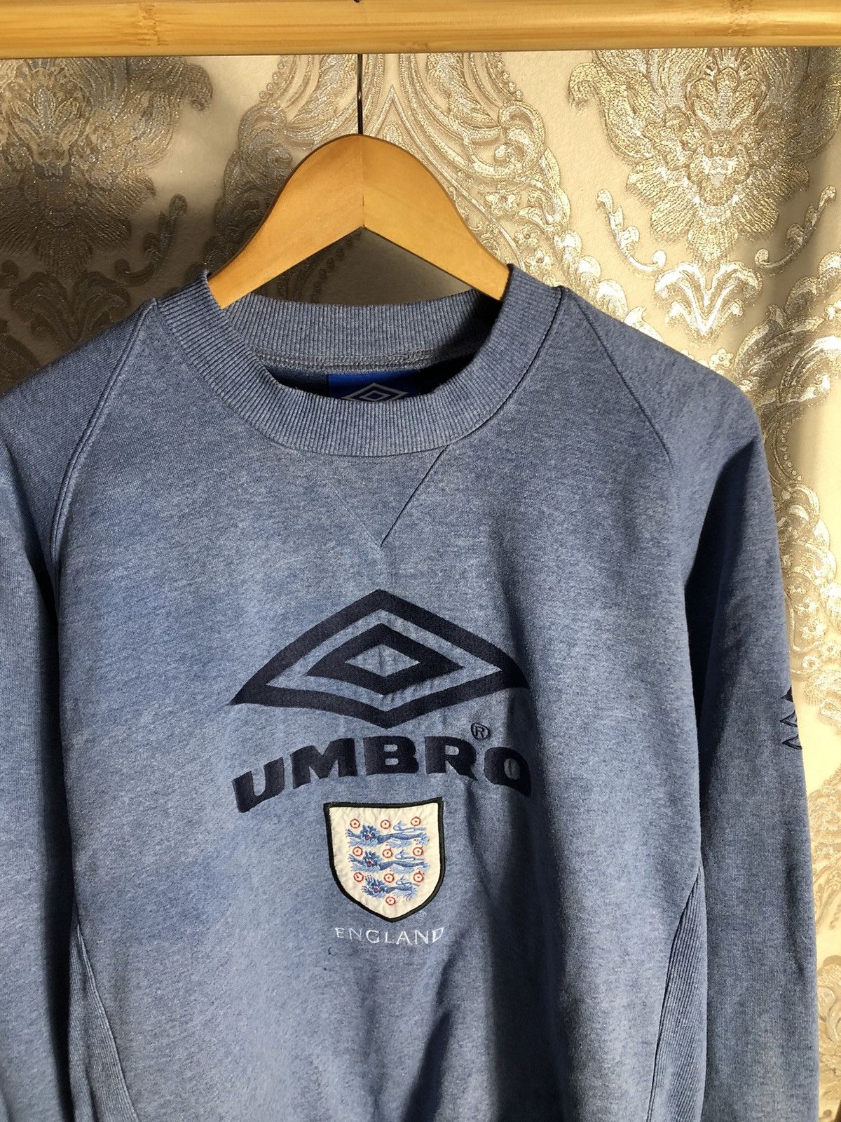 Vintage VERY RARE UMBRO ENGLAND RETRO SOCCER SWEATSHIRT MANCHESTER Size US L / EU 52-54 / 3 - 2 Thumbnail