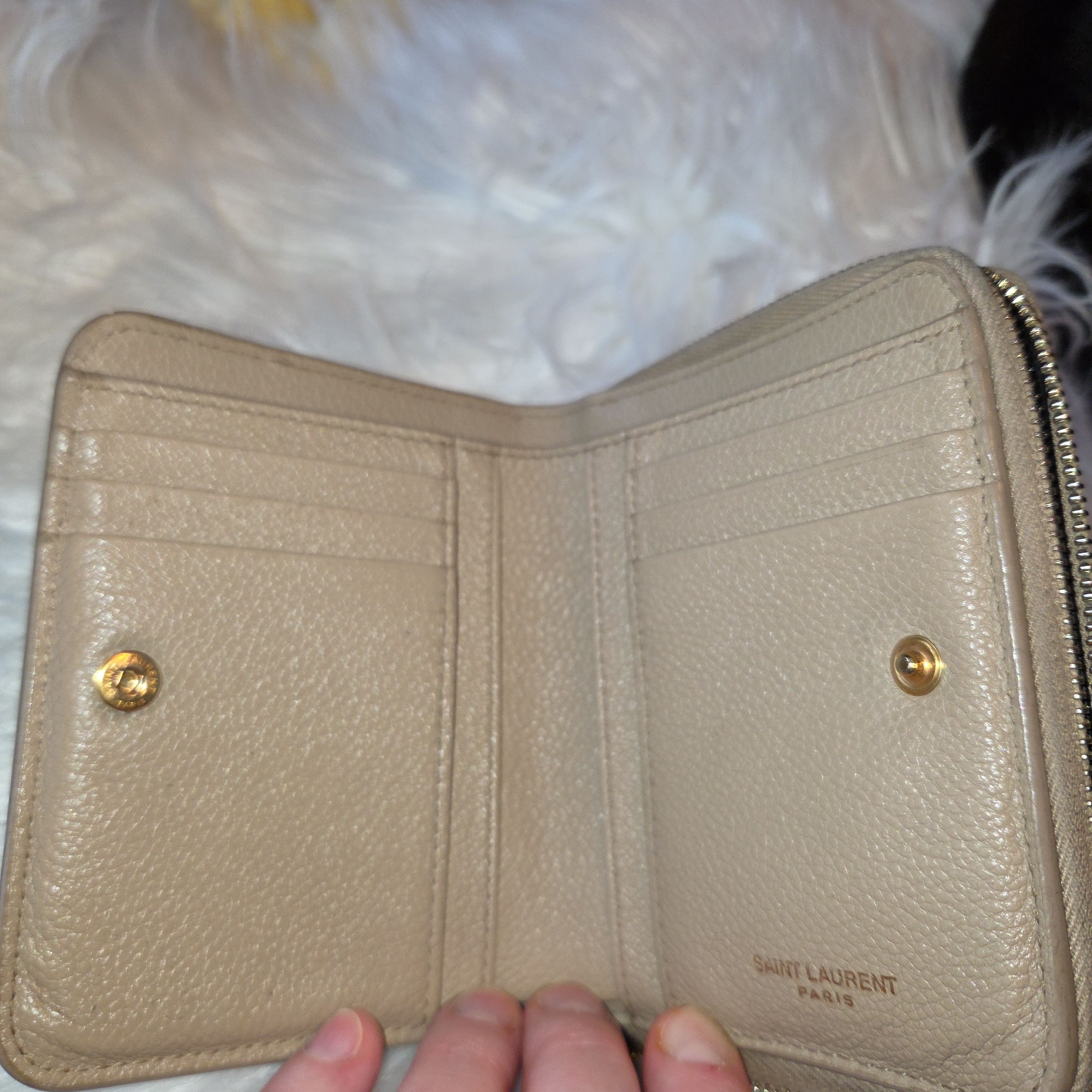 Yves Saint Laurent Saint Laurent (YSL) Grain De Poudre Compact Fold Wallet Size ONE SIZE - 4 Thumbnail