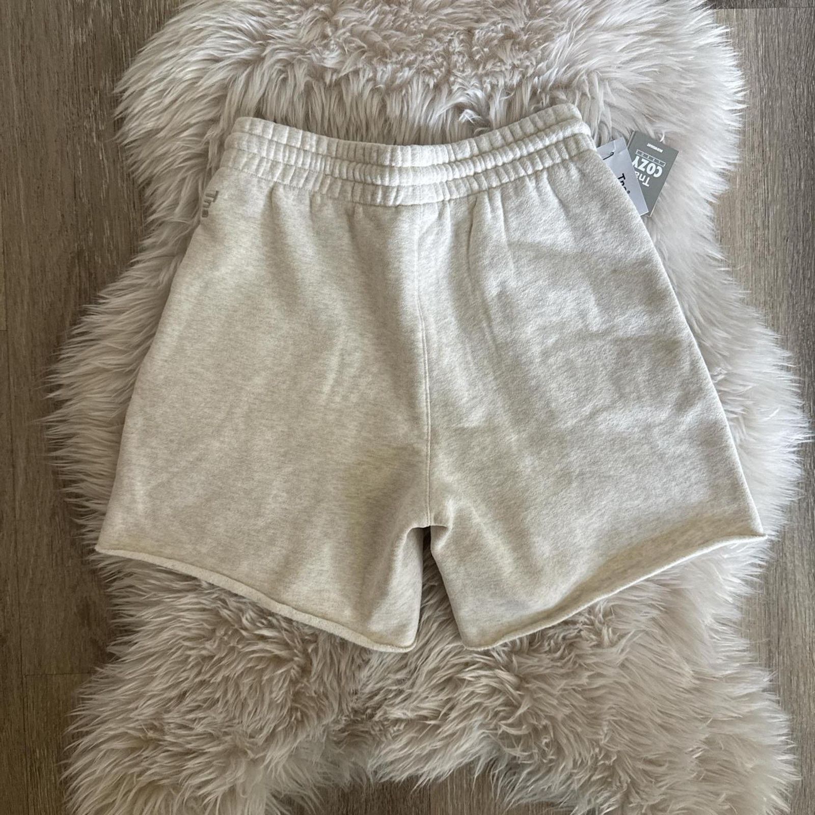 Aritzia NWT ARITZIA TNA Cozy Boyfriend High Rise Short - Cream XS Size 25" / US 0 / IT 36 - 3 Thumbnail