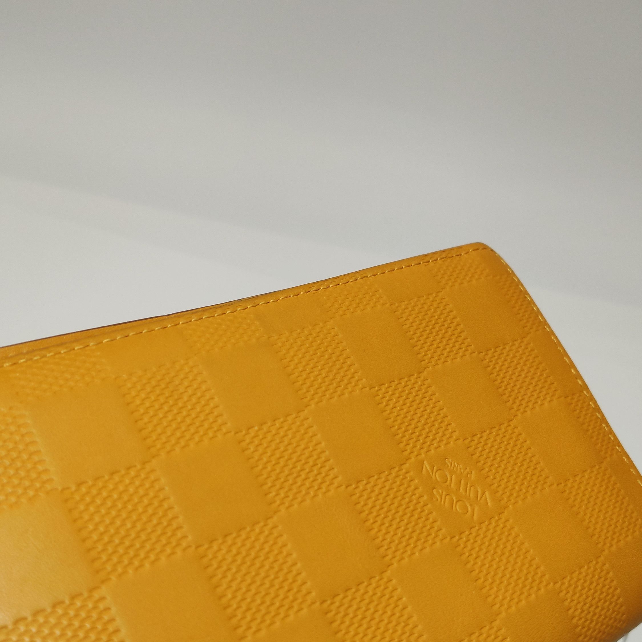 Louis Vuitton Louis Vuitton (LV) Brazza Cowhide Solid Checkerboard Bi-Fol Size ONE SIZE - 8 Thumbnail