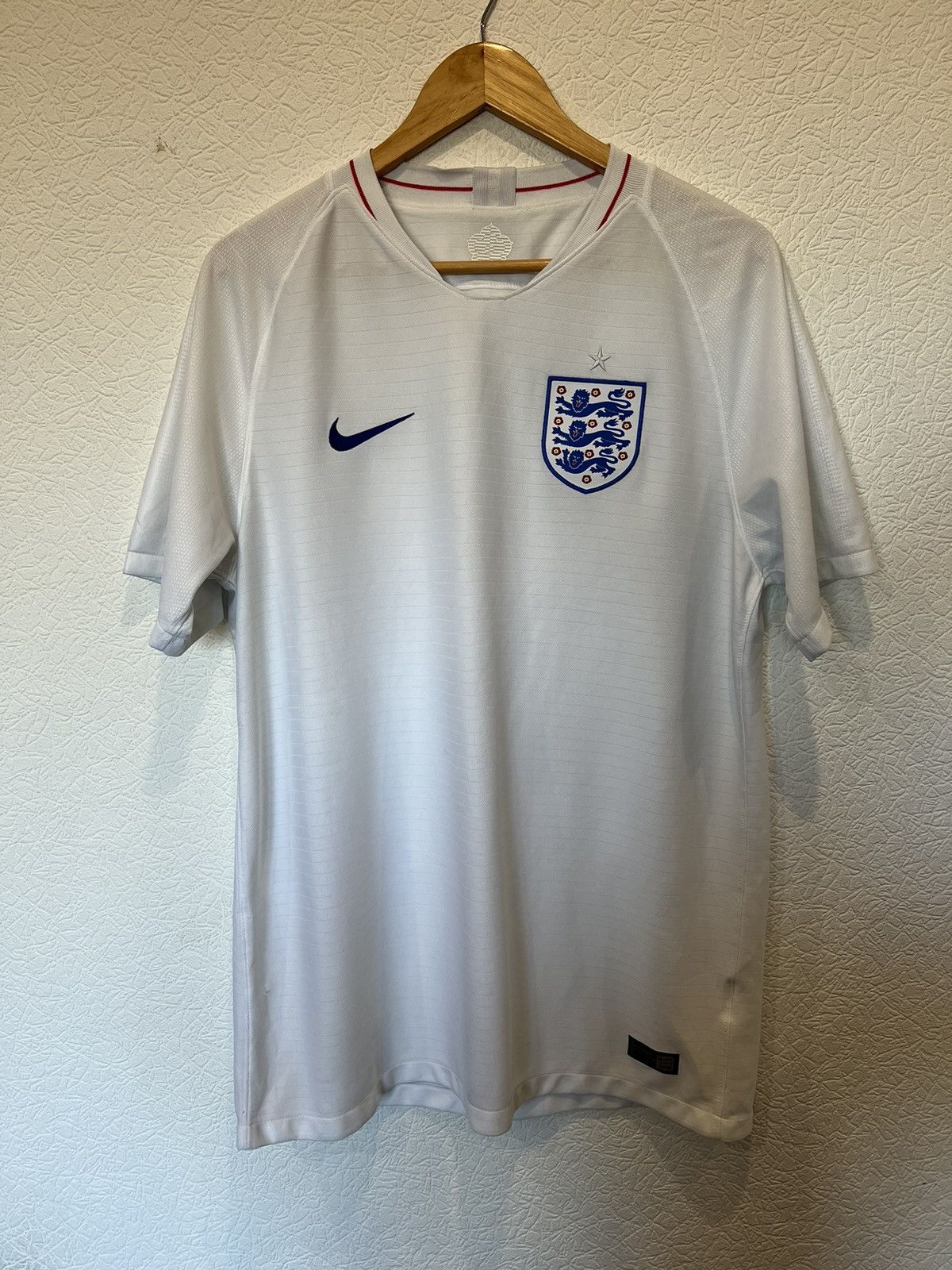 Nike England Nike 2018 Home Kit Soccer Jersey Football Blokecore Size US L / EU 52-54 / 3 - 1 Thumbnail
