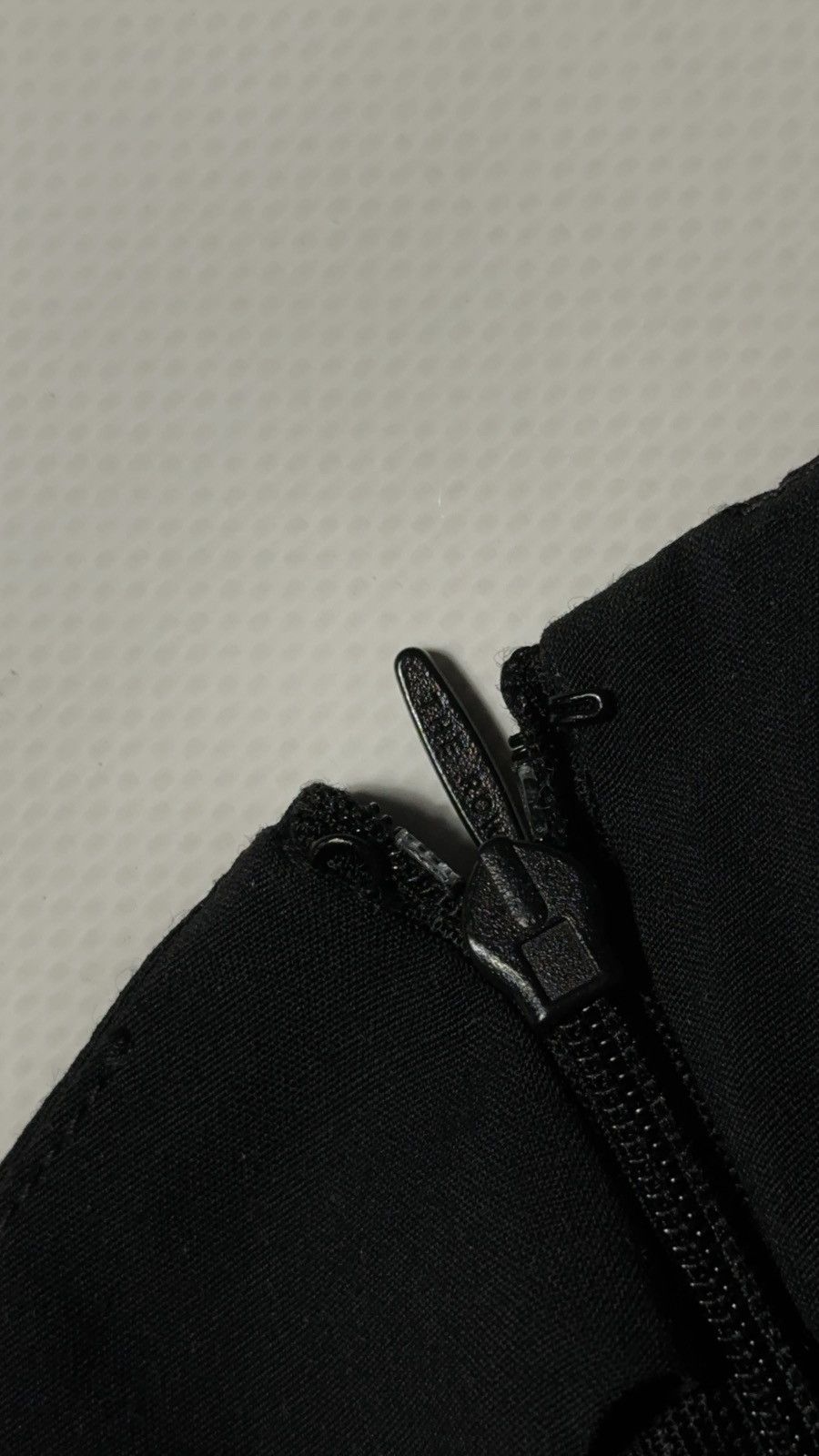 The Row The Row 7249 W1761 black pants wool/viscose/silk Size 26" / US 2 / IT 38 - 9 Thumbnail