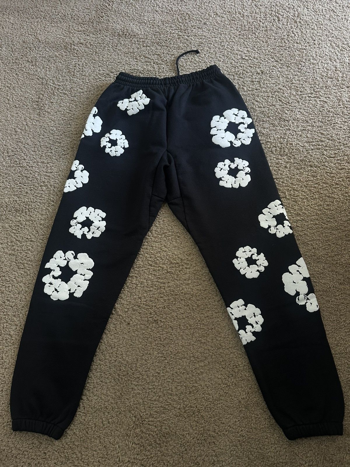 DENIM TEARS Denim Tears Cotton Wreath Sweatpants Size US 32 / EU 48 - 3 Thumbnail