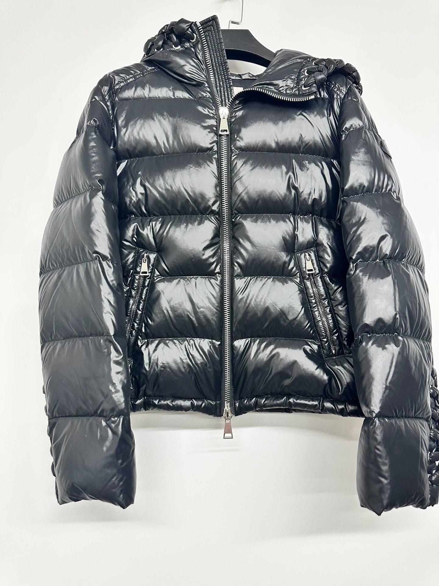 Moncler Moncler Women's Down Jacket Size XS / US 0-2 / IT 36-38 - 1 Thumbnail
