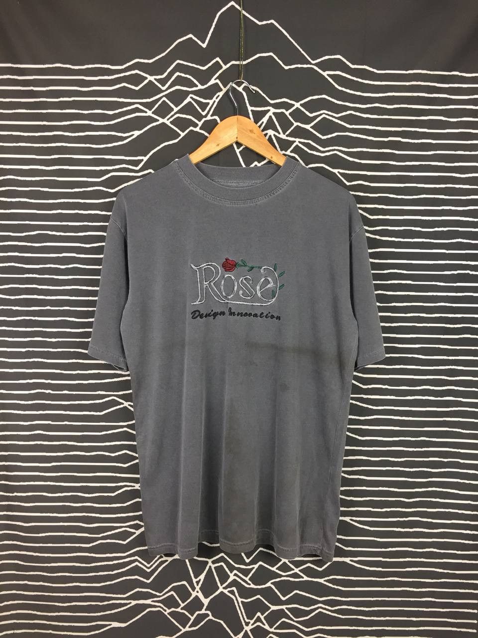 Vintage Vtg Rose Design Innovation Embroidered Logo Tee Size US L / EU 52-54 / 3 - 1 Thumbnail