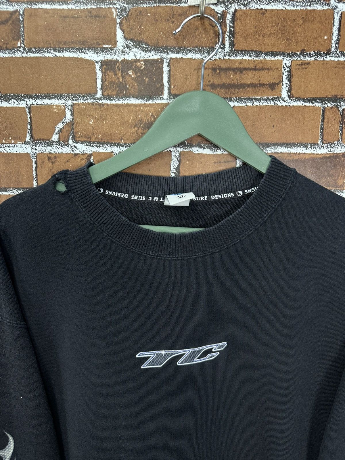Hook-Ups Vintage T&C Surf Designs Hookups Fire Flame Crewneck Z402 Size US XL / EU 56 / 4 - 7 Thumbnail