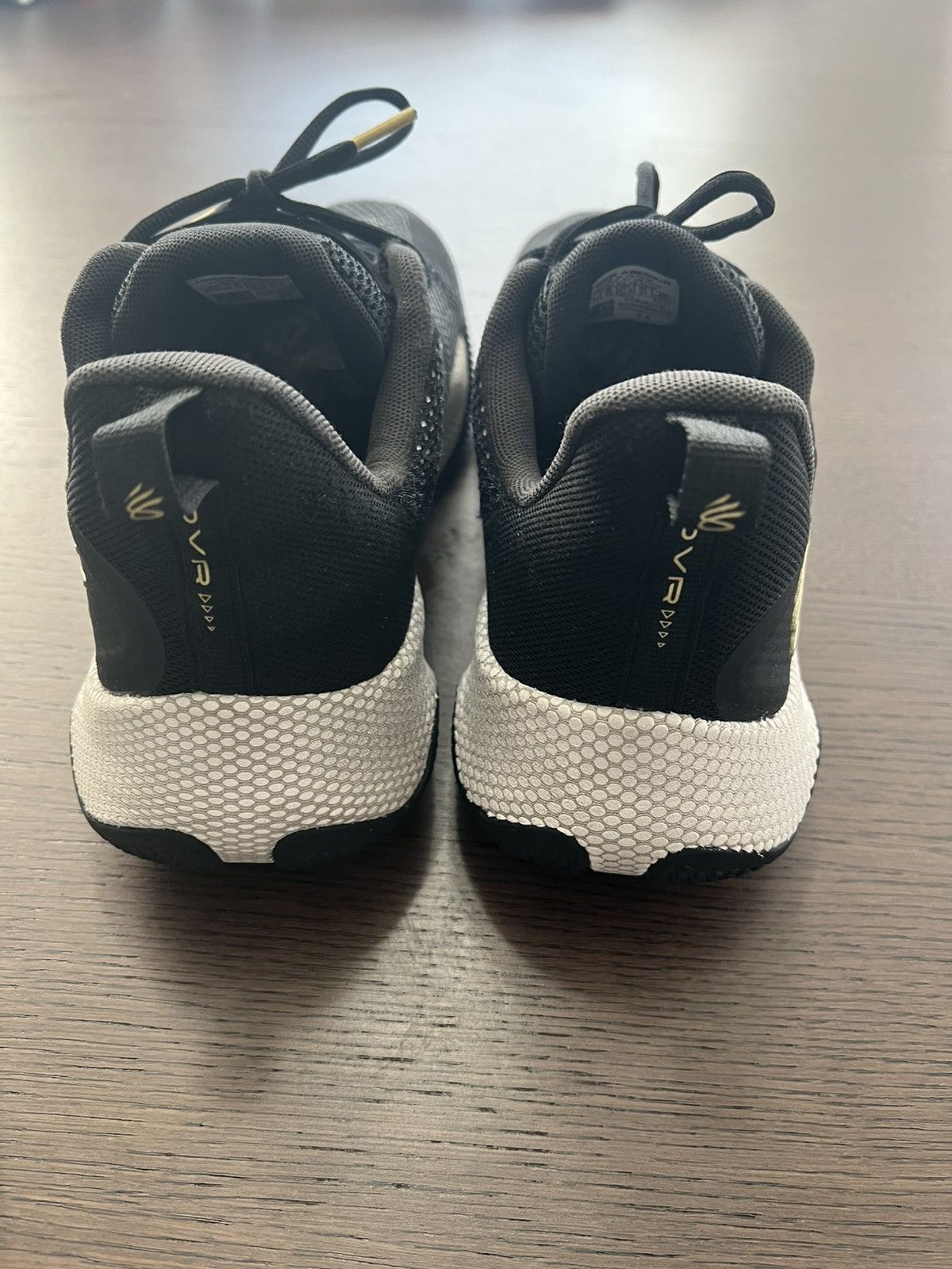 Under Armour Curry Hovr splash 3 / “black, gold and white”/ 13M Size US 13 / EU 46 - 4 Thumbnail
