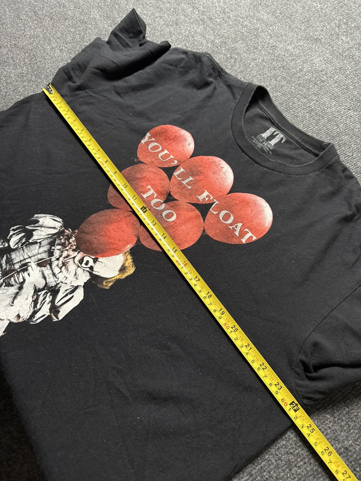 Japanese Brand 2022 IT Horror Movie Pennywise Graphic T-Shirt Size US L / EU 52-54 / 3 - 16 Thumbnail
