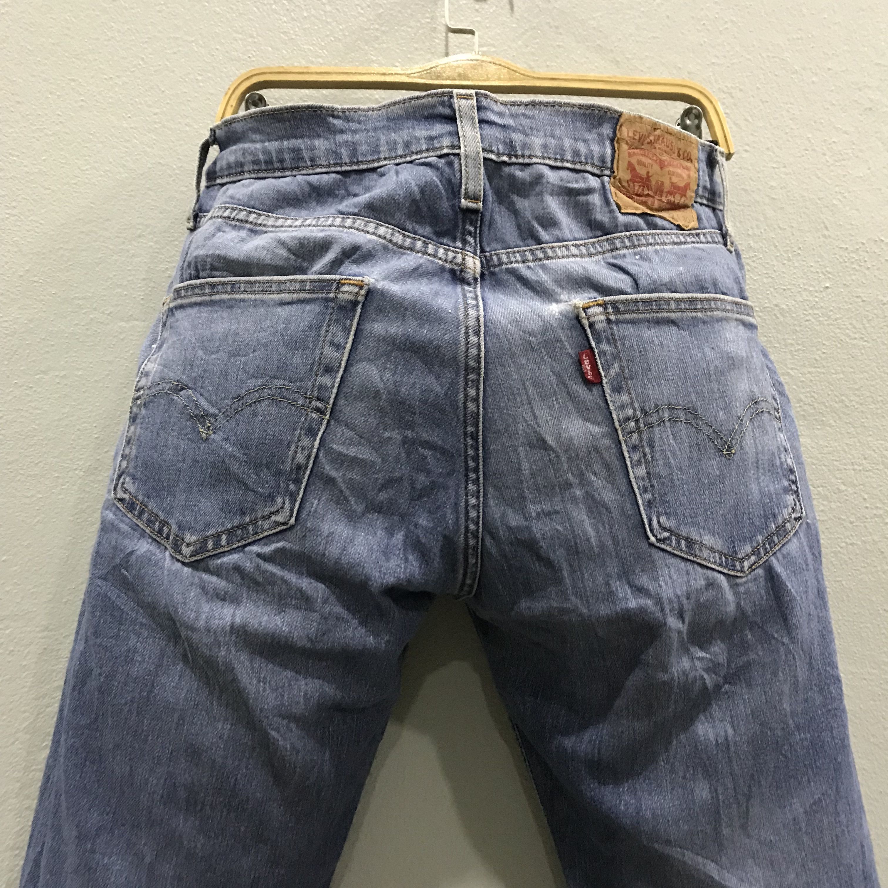 Levi's Vintage Levi’s 511 Slim Fit Jeans Light Wash Distressed Size US 32 / EU 48 - 12 Thumbnail