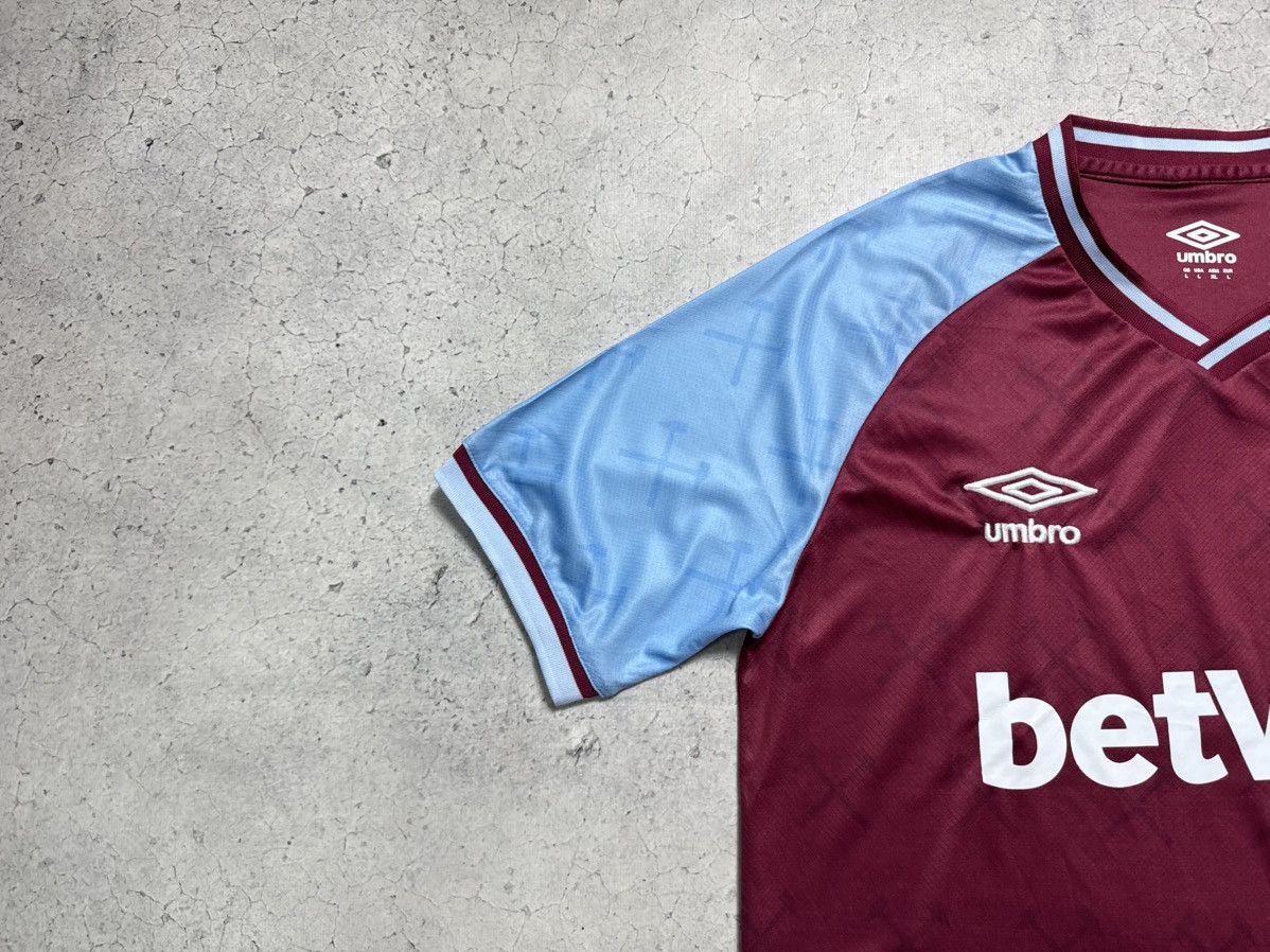 Umbro Umbro FC West Ham United 2023/2024 Soccer Jersey New Size US L / EU 52-54 / 3 - 4 Thumbnail