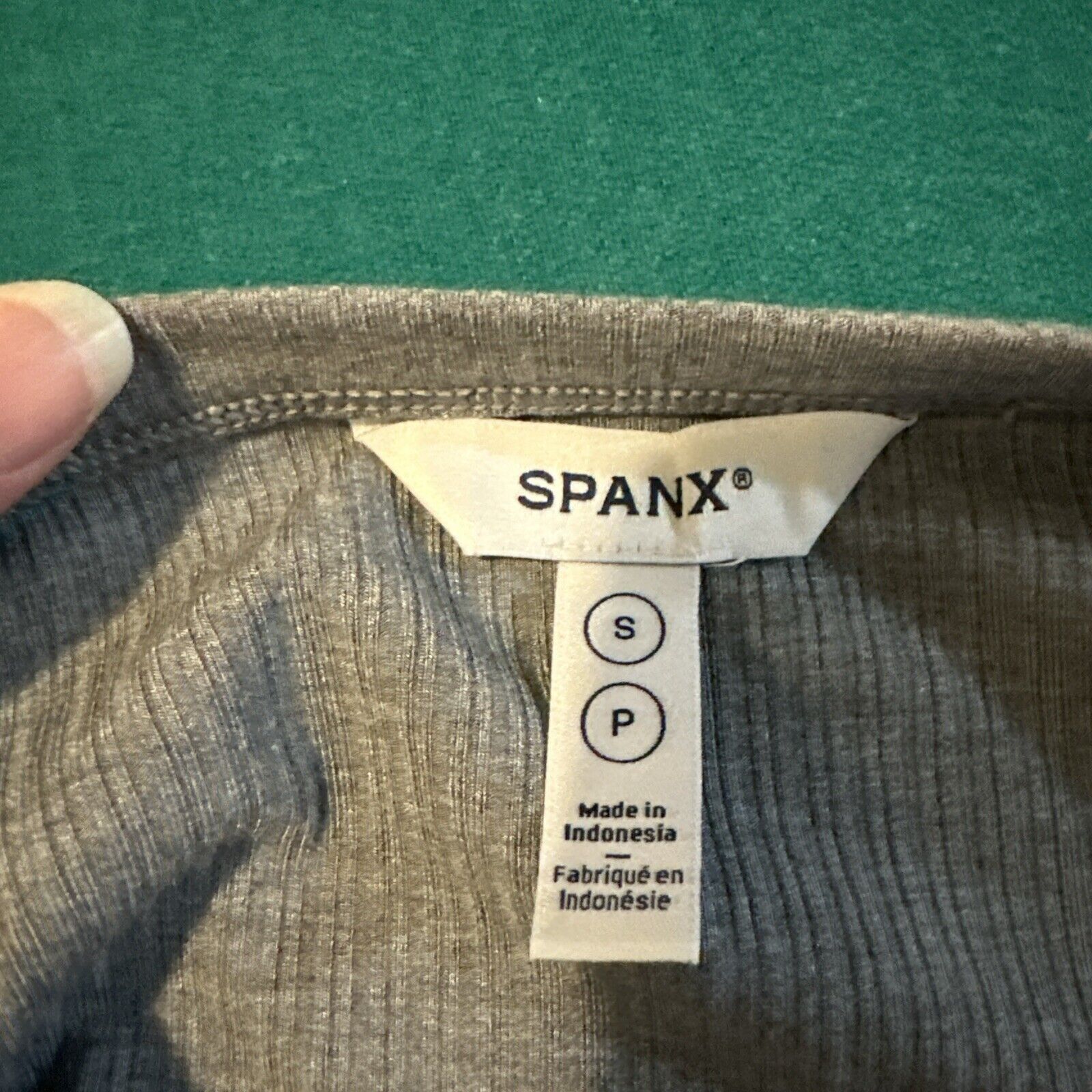 Spanx SPANX Gray Long Sleeve Shapewear Top S Scoop Neck Seamless Size S / US 4 / IT 40 - 5 Thumbnail