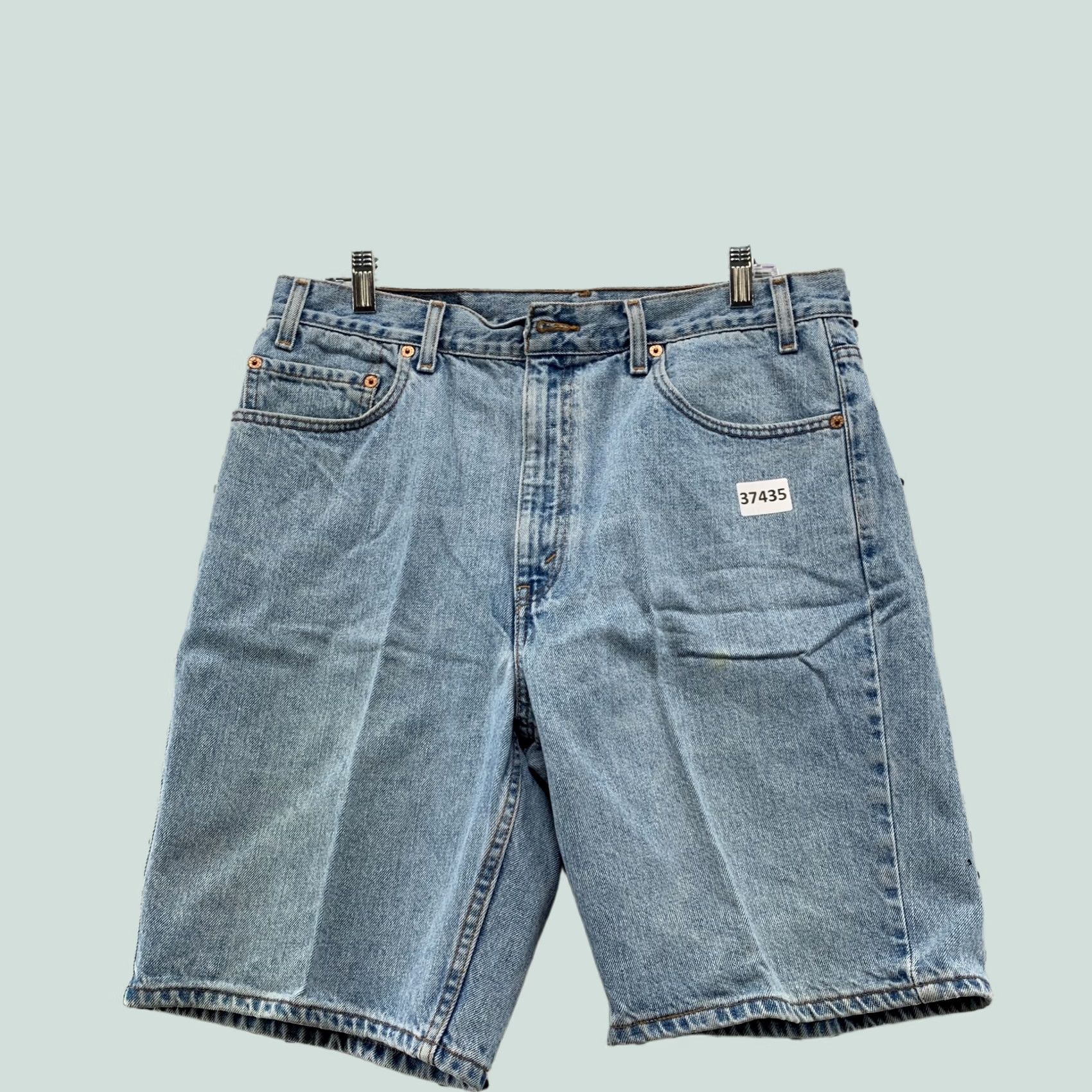 Levi's VINTAGE Levi's 505 Denim Shorts Mens Size 36 Fits 33x9 Light Wash Bermuda Casual Mens Blue Denim Shorts 9" Inseam Size US 36 / EU 52 - 1 Thumbnail