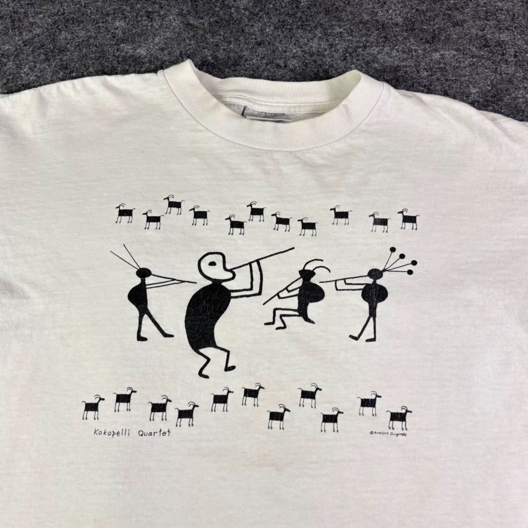 Vintage VINTAGE Oneita Power-T Kokopelli Quartet T-Shirt XL White 90s Men Graphic Tee Short Sleeve Boho Ancient Originals Size US XL / EU 56 / 4 - 6 Thumbnail