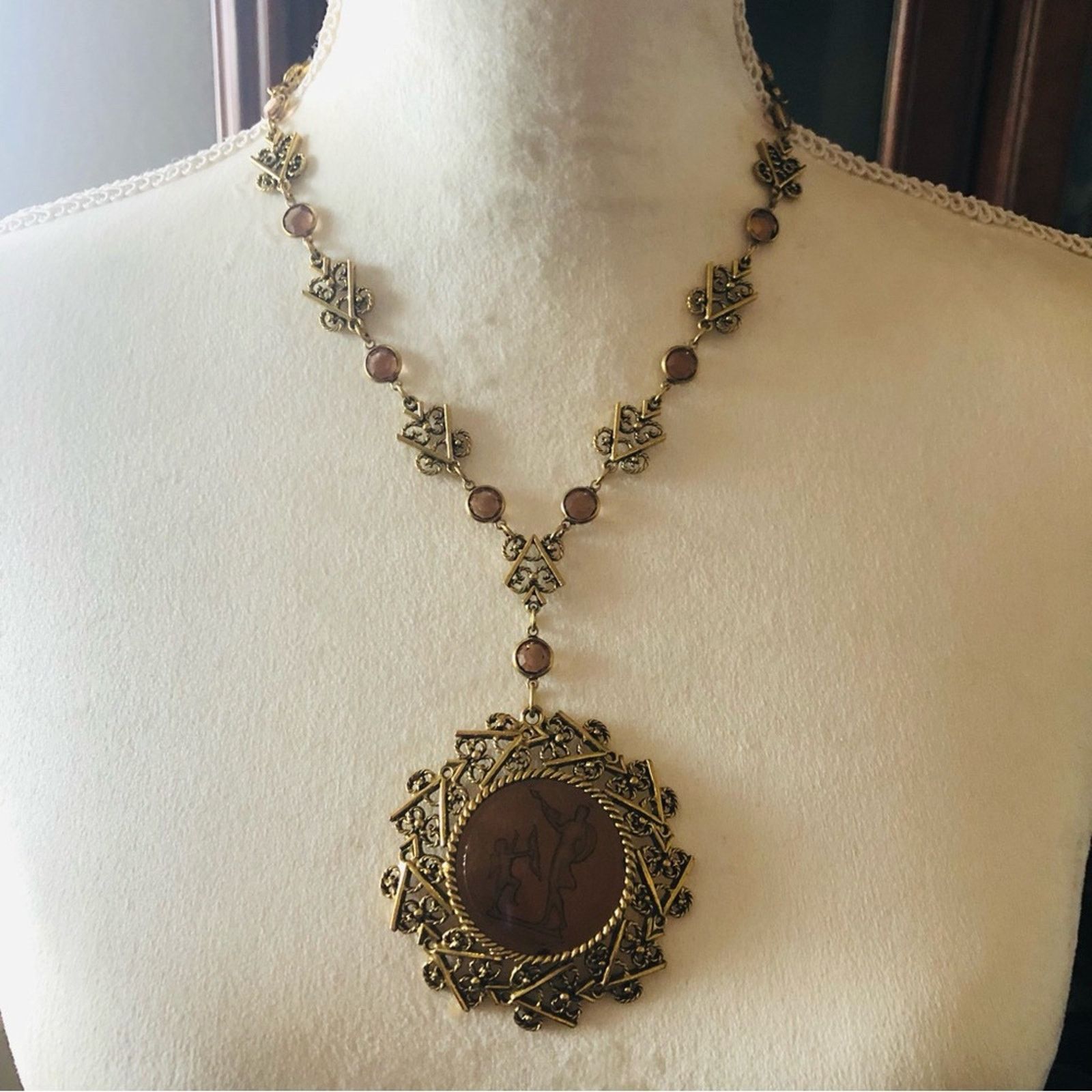 Vintage Vintage Goldette large glass intaglio Cupid cameo necklace Size ONE SIZE - 3 Thumbnail