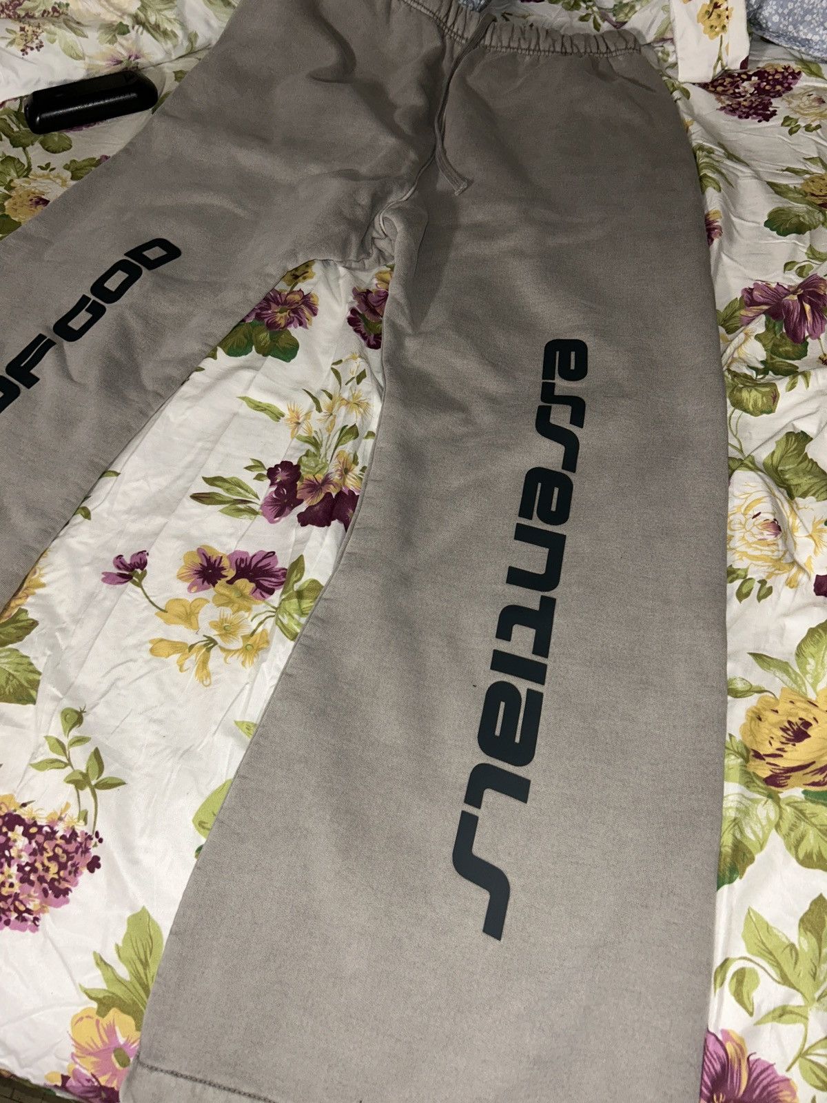 Essentials Fear of god essentials heavy flare sweatpants smoke grey Size US 30 / EU 46 - 3 Thumbnail