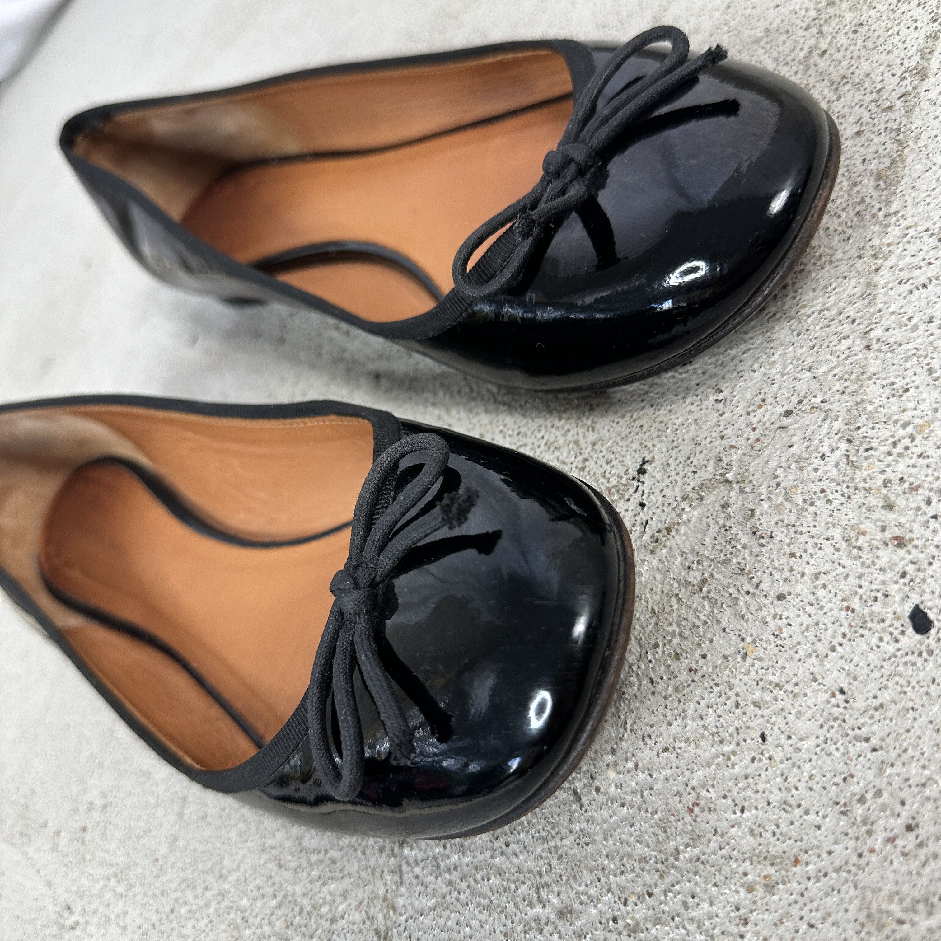 Vintage Vintage Y2K Avant Garde Leather Celine Bows Ballerinas Size US 7 / IT 37 - 5 Thumbnail