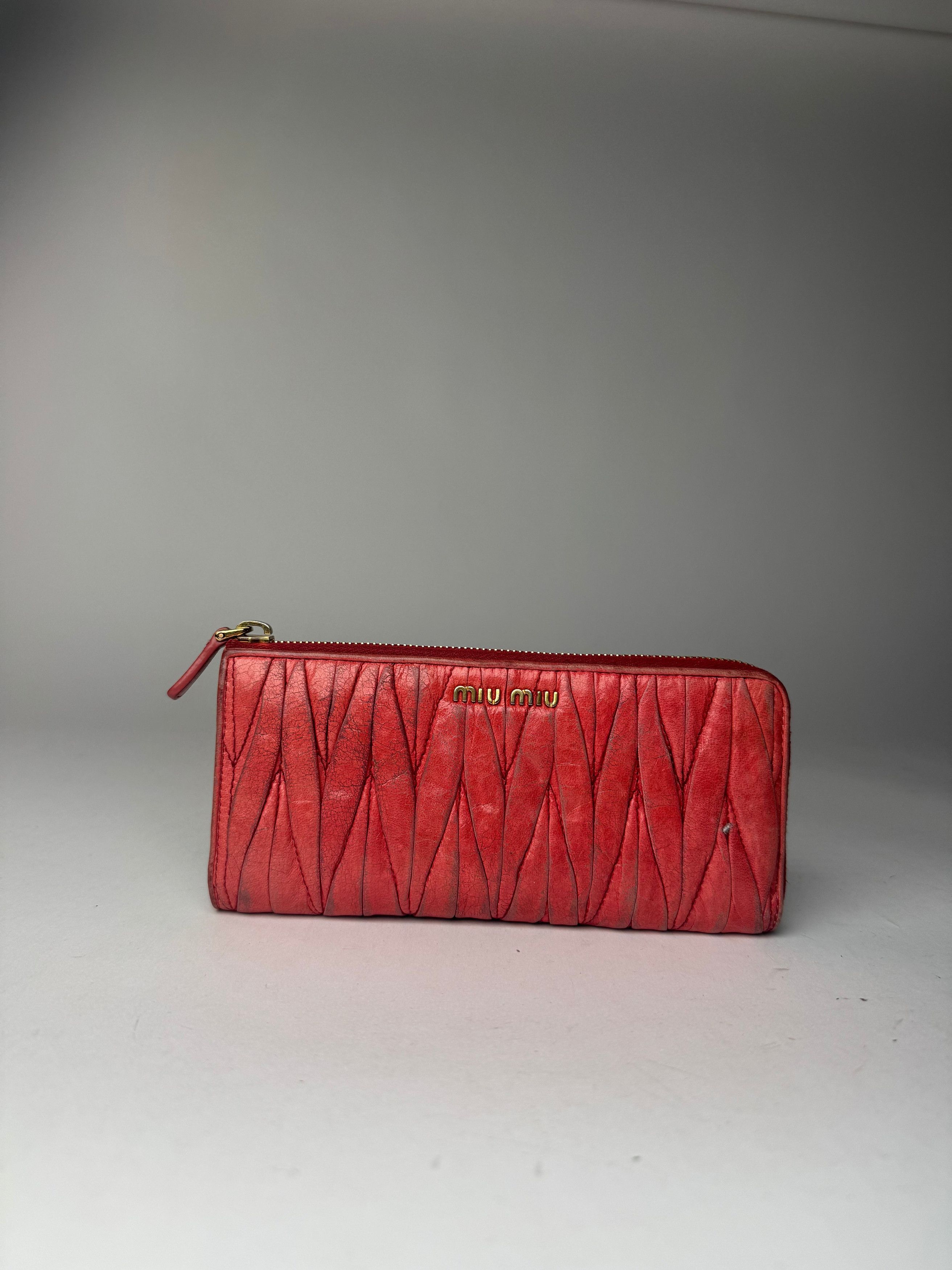 Miu Miu Vintage Metallasse Leather wallet red Size ONE SIZE - 1 Thumbnail
