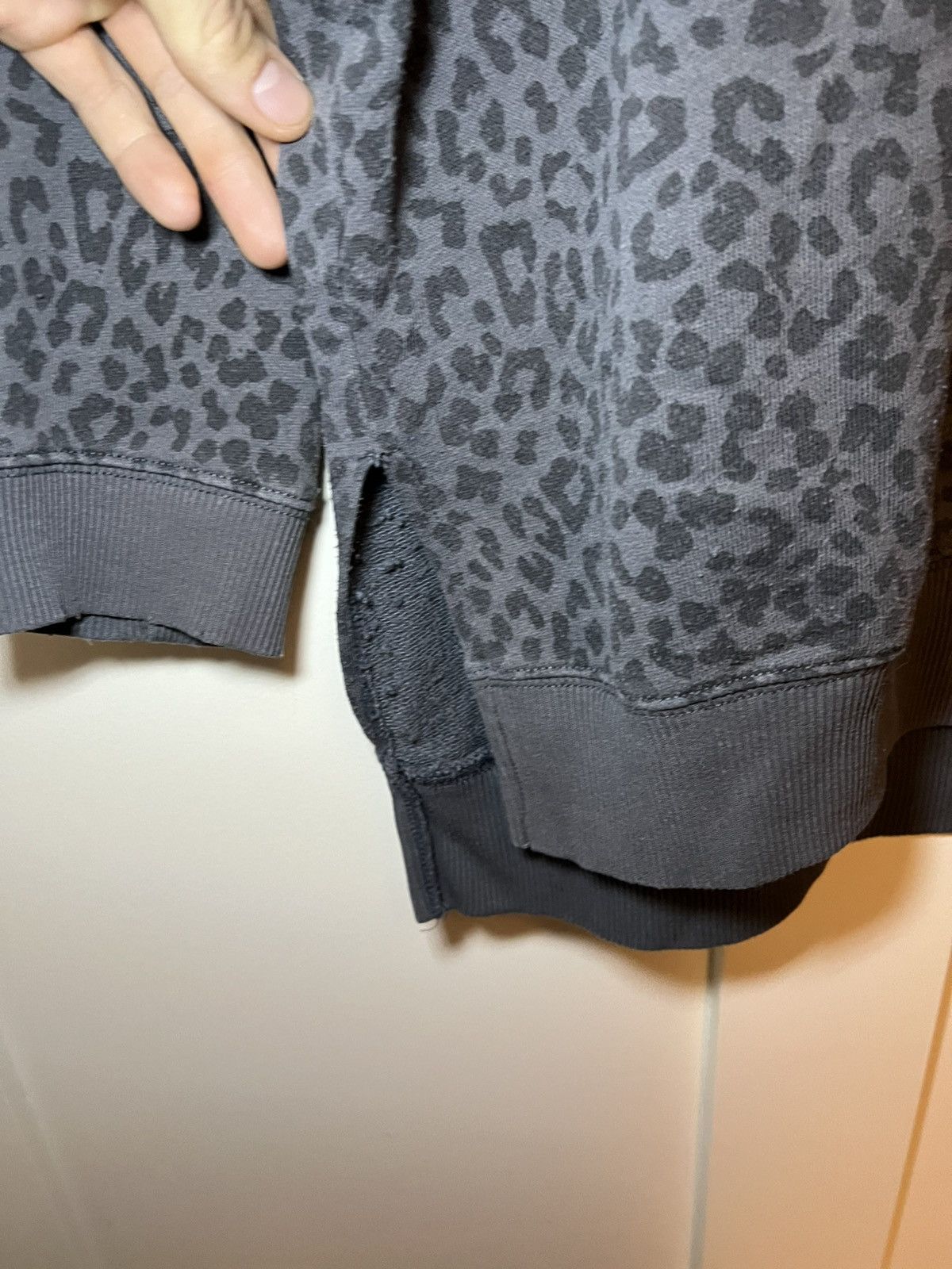 American Eagle Outfitters Vintage American Eagle cheetah print crewneck sweater Size US L / EU 52-54 / 3 - 4 Thumbnail