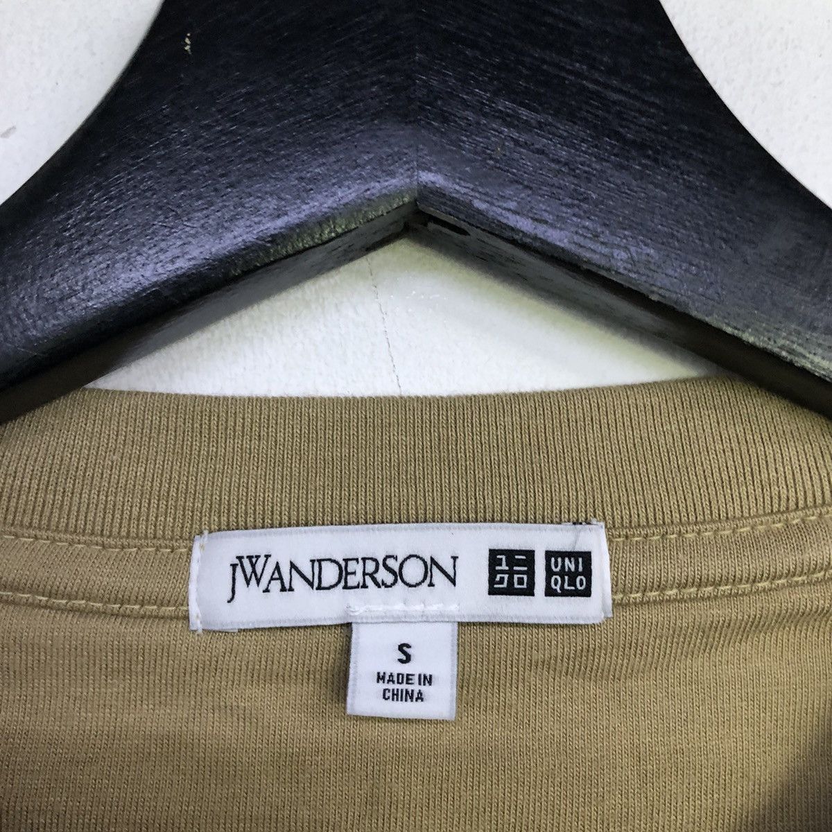 JW Anderson × Uniqlo Jwanderson Designer Collab With Uniqlo Tshirt Size US S / EU 44-46 / 1 - 8 Thumbnail