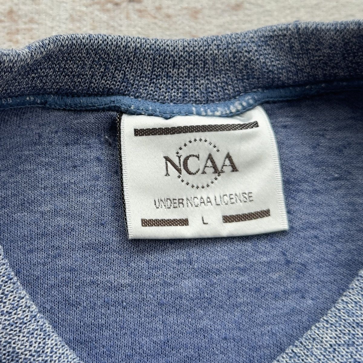 Descente VINTAGE DESCENTE NCAA CREW NECK SWEATSHIRT BLUE Size US L / EU 52-54 / 3 - 6 Thumbnail