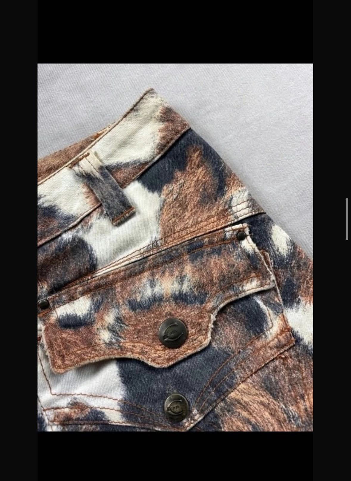 Roberto Cavalli Roberto Cavalli - Cow Print / Animal Print Capri Pants Size 27" / US 4 / IT 40 - 8 Thumbnail