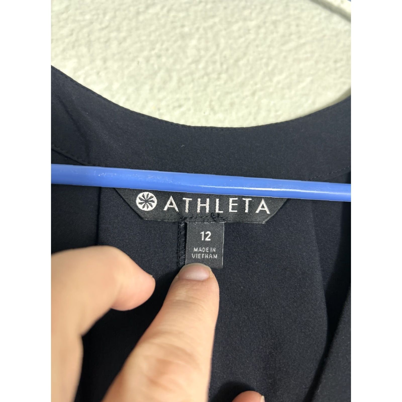 Athleta Athleta Romper Women's 12 Black Cap Sleeve Short Sleeve 3.5" Inseam Semi-Fitted One-Piece Size 34" / US 12 / IT 48 - 7 Thumbnail