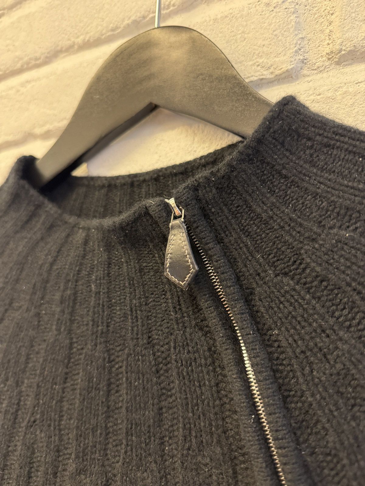 Hermes Hermes 100% cashmere knit with leather pull tab Size US L / EU 52-54 / 3 - 9 Thumbnail