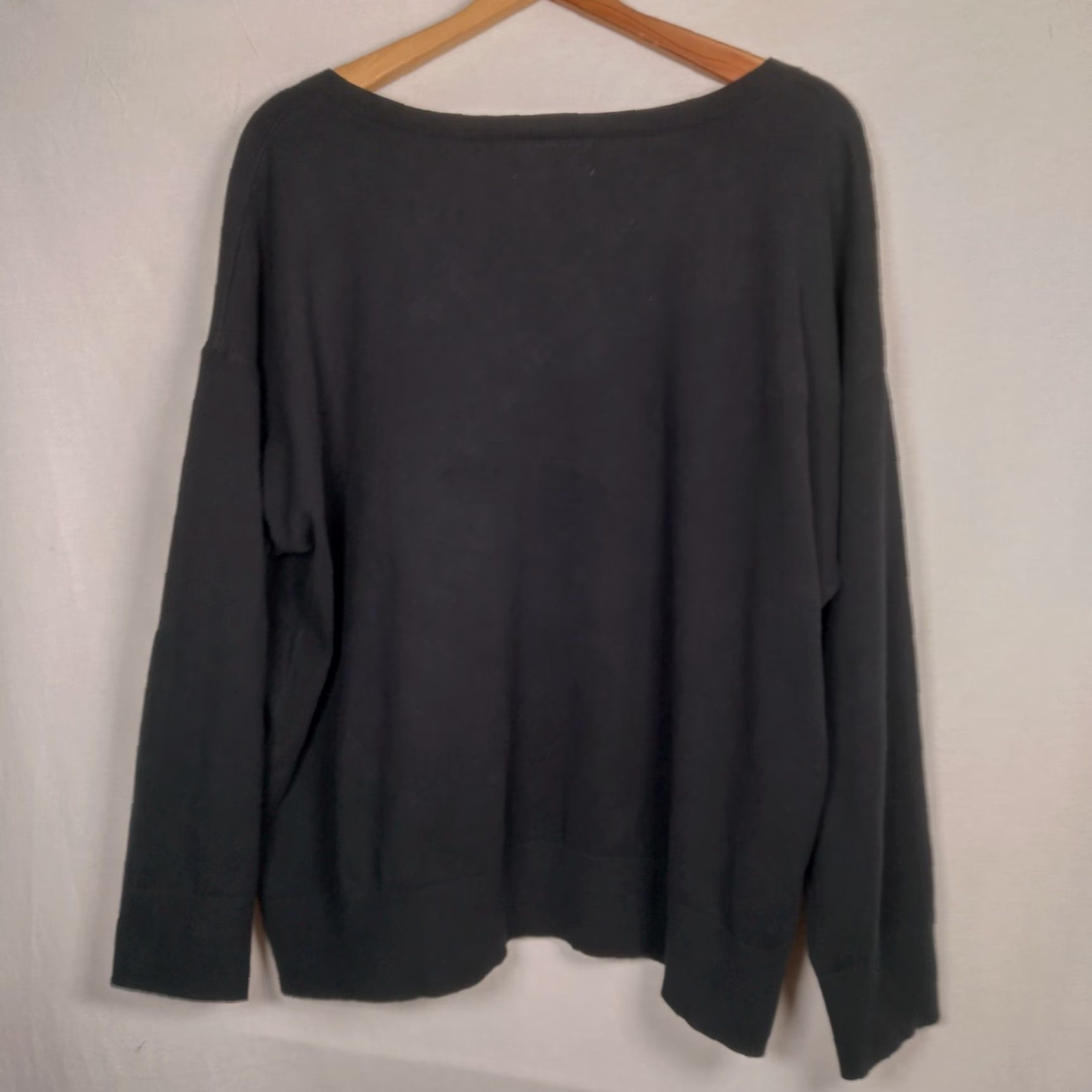 Vintage VINTAGE Haunted Mansion Madame Leota Sweater Women 2X Old Navy Black V Neck Halloween Size XXL / US 16-18 / IT 52-54 - 3 Thumbnail