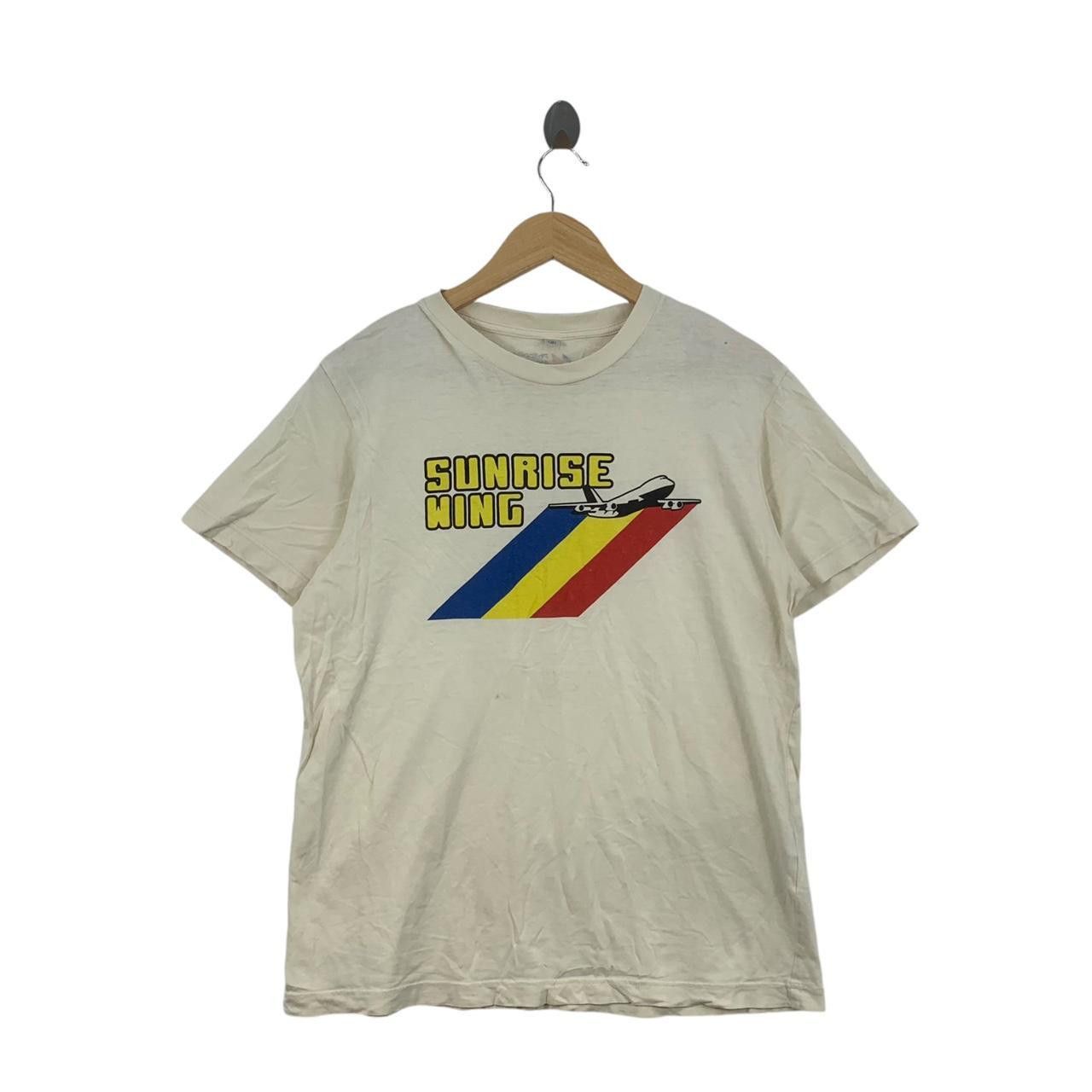 Uniqlo UNIQLO x PHILIPPINES AIRLINES Sunrise Wing Plane Tee Shirt Size M / US 6-8 / IT 42-44 - 1 Thumbnail